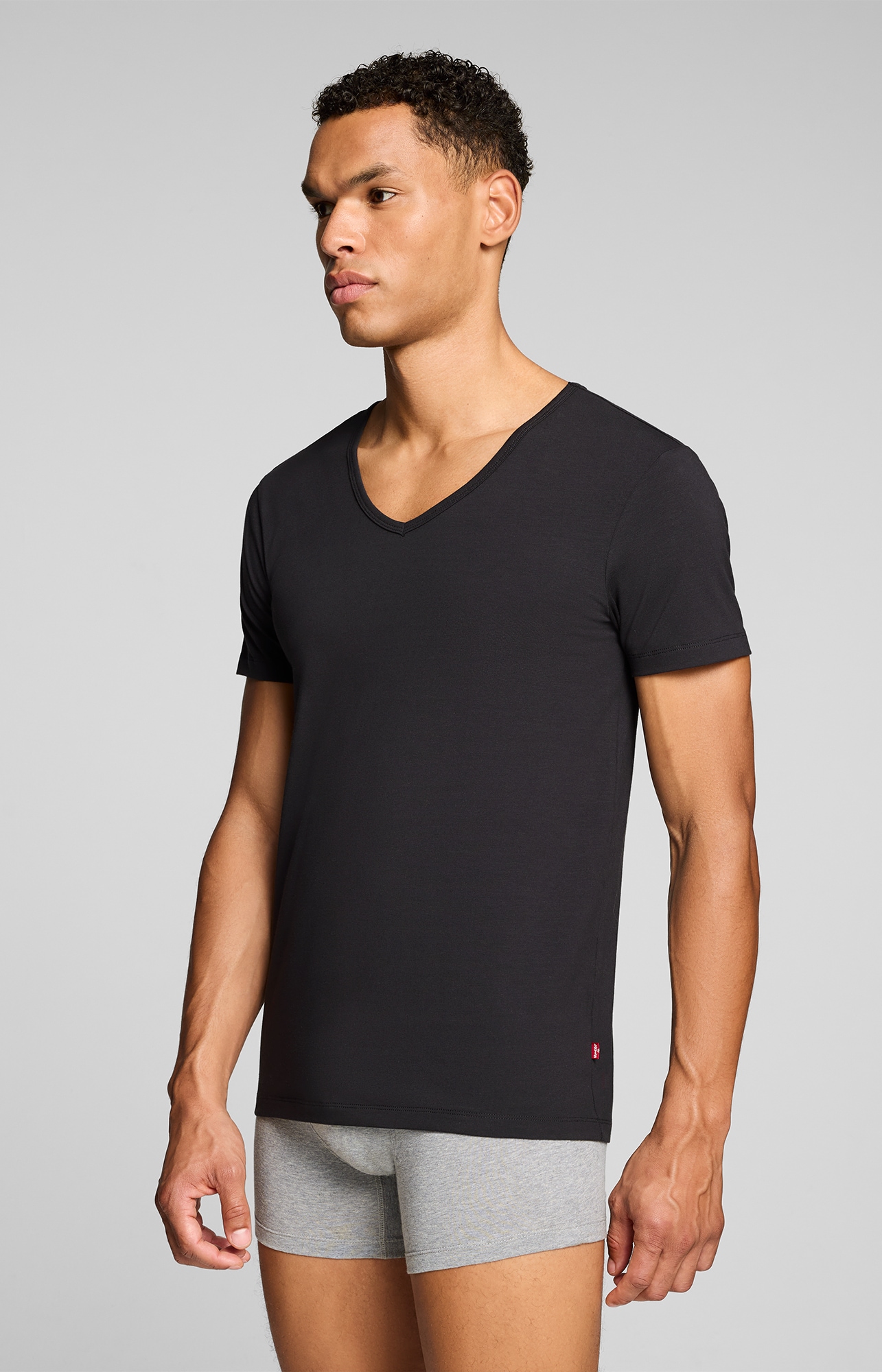 Levi's® T-Shirt »LEVIS MEN V-NECK« 2er Pack,  mit V-Ausschnitt und kurzen Ärmeln