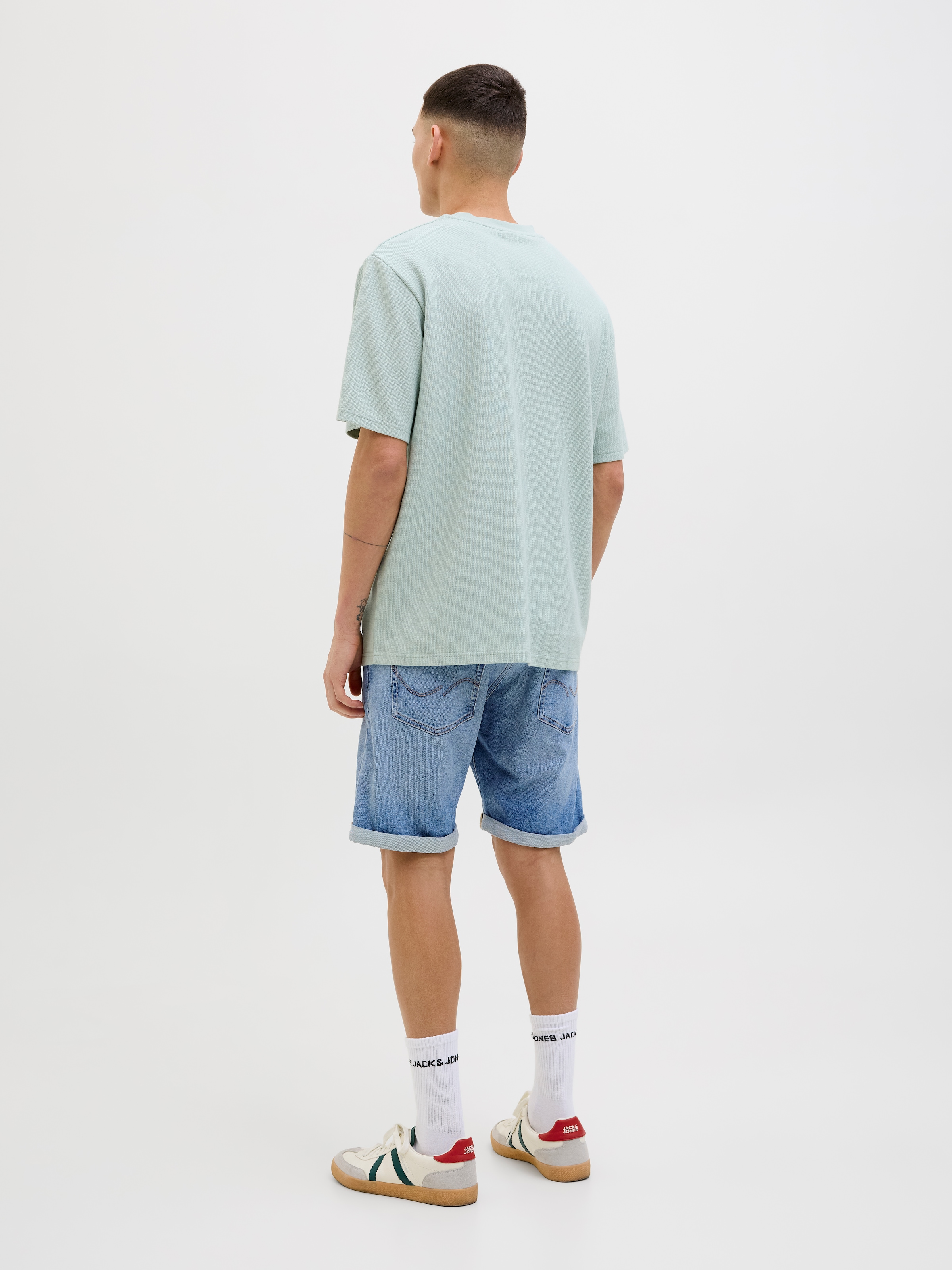 Jack & Jones Shorts »JJIORIGINAL mit stylischem Aufschlag und Knopfleiste«  Baumwollmischung, regular fit