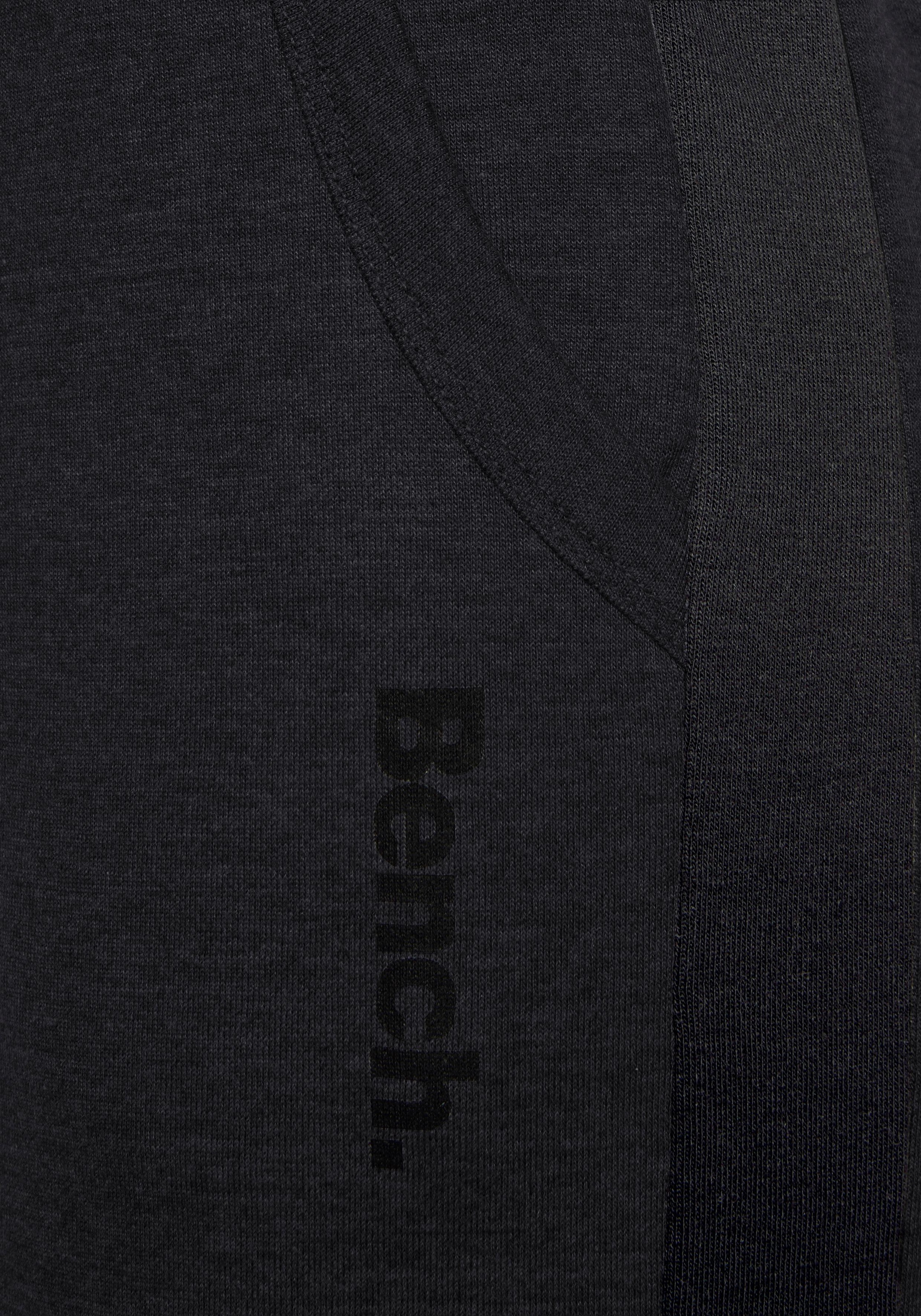 Bench. Loungewear Sweathose, mit Seitenstreifen und schmalem Bein, Loungeanzug