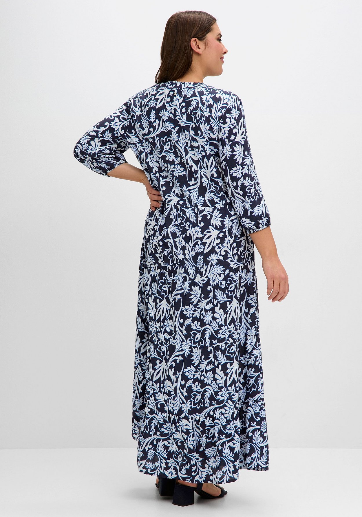 Sheego Maxikleid »Maxikleid mit floralem Druck und gestuftem Rock«