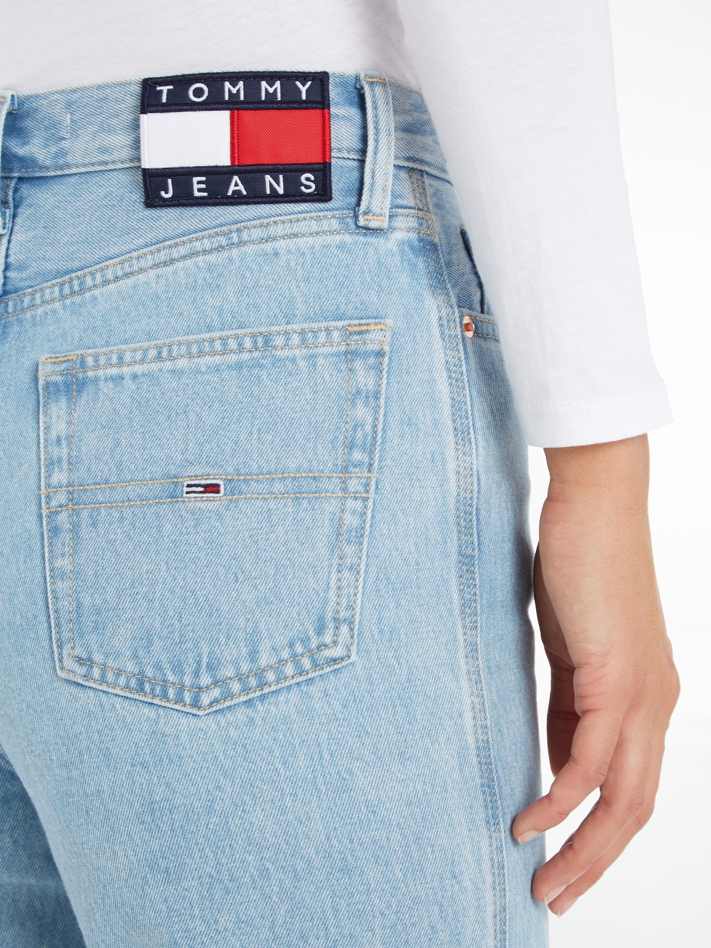 mit Jeans, bei Jeans Logobadges OTTO Weite Tommy Jeans online Tommy