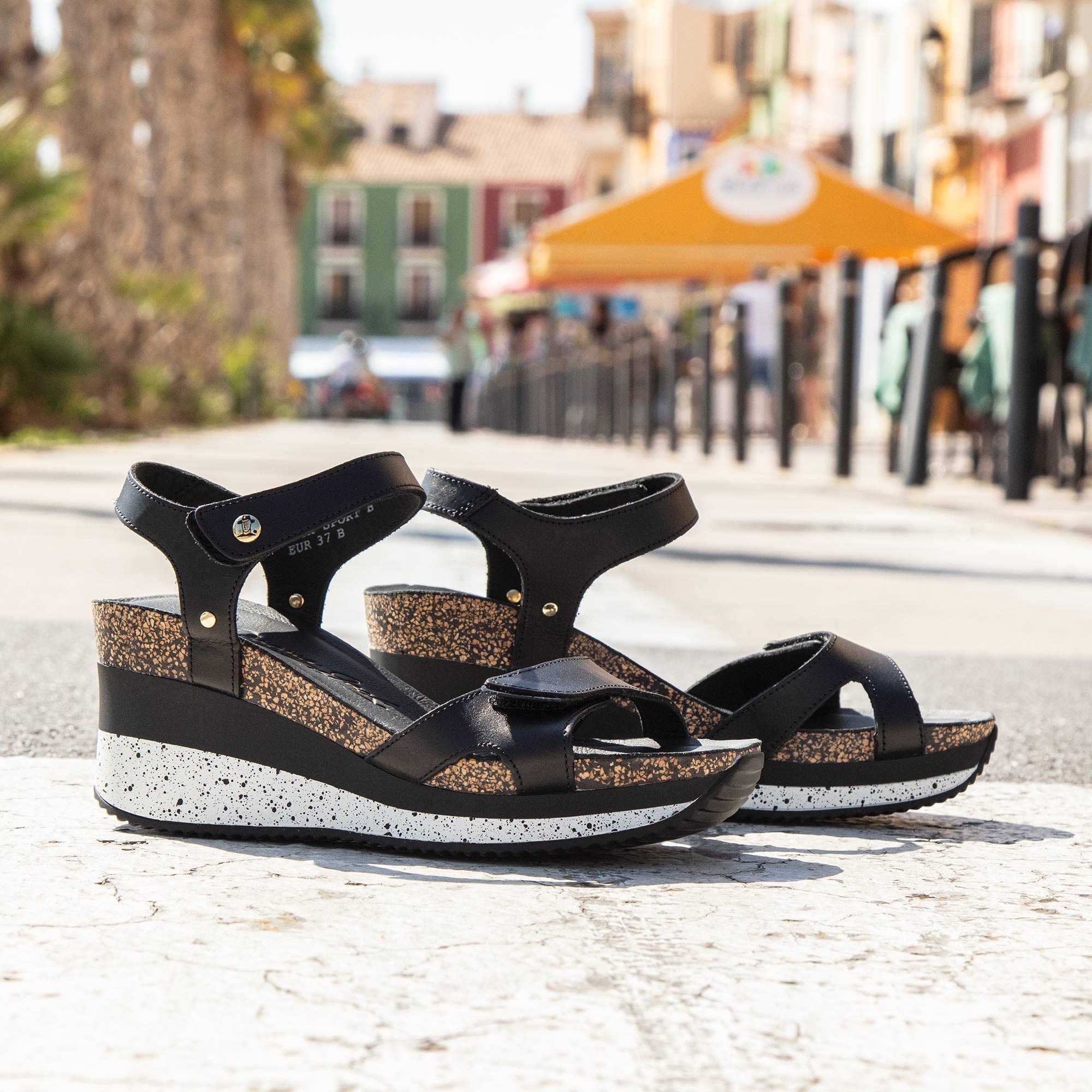 Panama Jack Keilsandalette »Nica«, Plateausandale, Sandalette, Sommerschuh mit weicher Lederdecksohle
