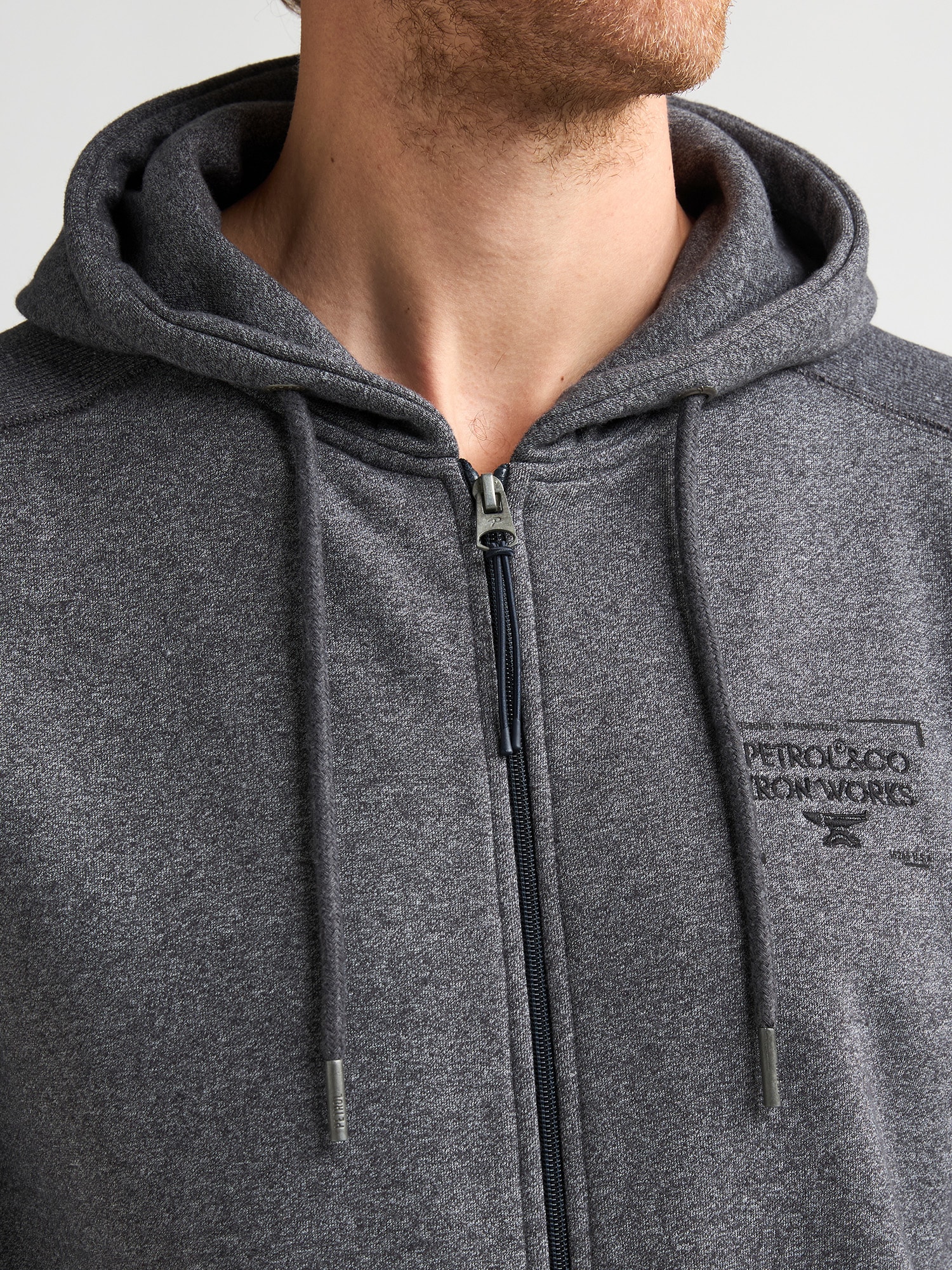 Petrol Industries Kapuzensweatshirt , mit Reißverschluss und Eingrifftaschen
