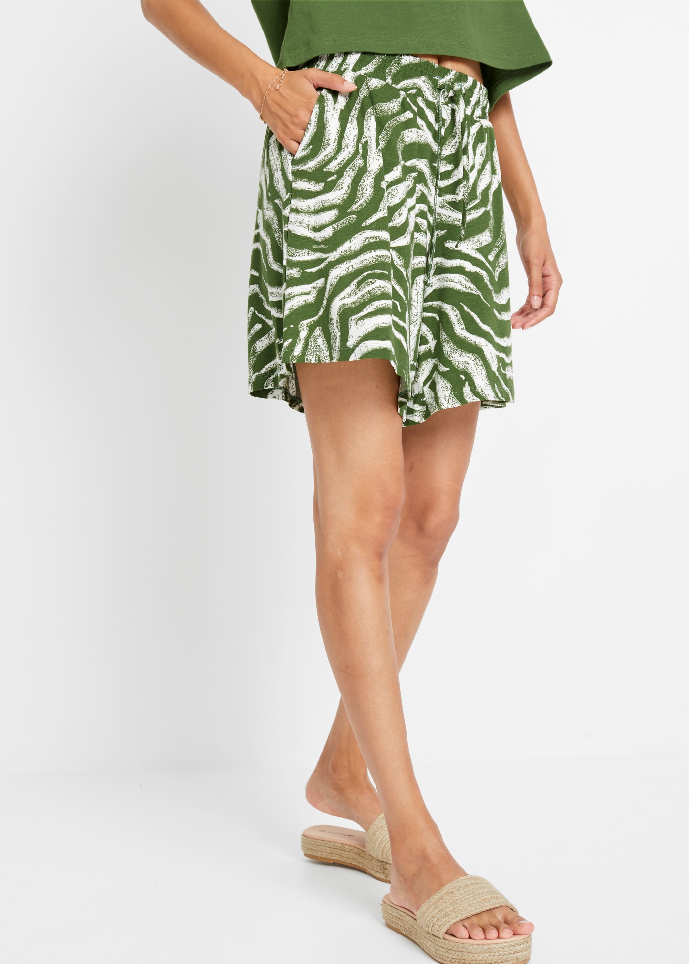 bonprix Shorts  mit Bequembund, Loose Fit, aus Viskose