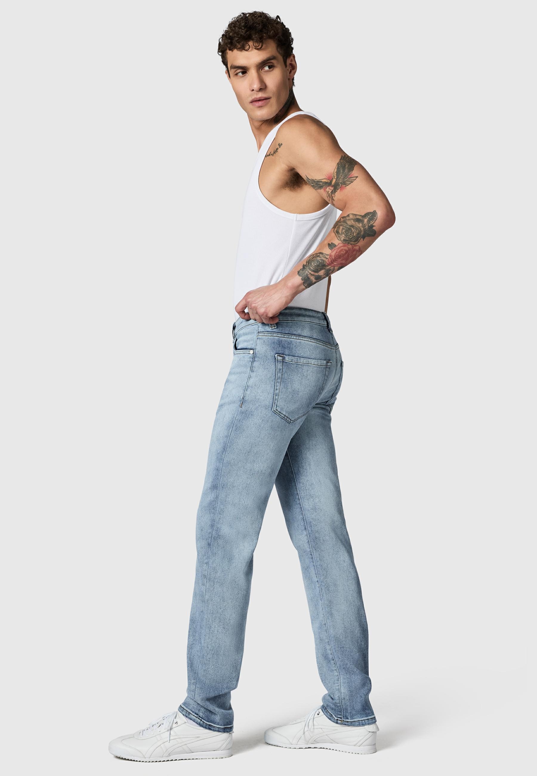 PEAK TIME Tapered-fit-Jeans »Tapered-fit-Jeans Cosmis« Herren Tapered Jeans mit Logoprägung