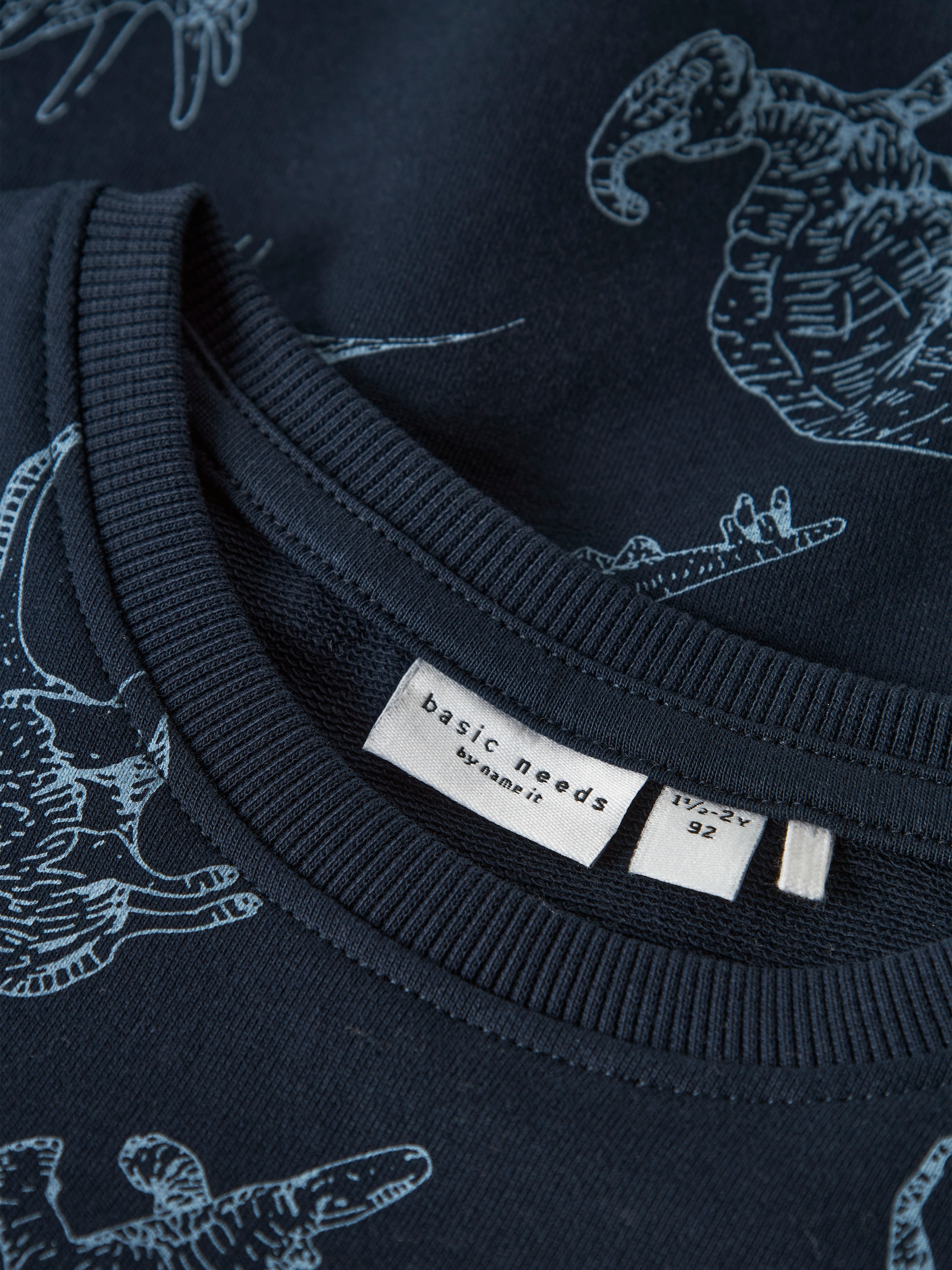 Name It Sweatshirt »NMMVARON LS AOP SWT UNB NOOS«, mit süßem Dino-Alloverprint