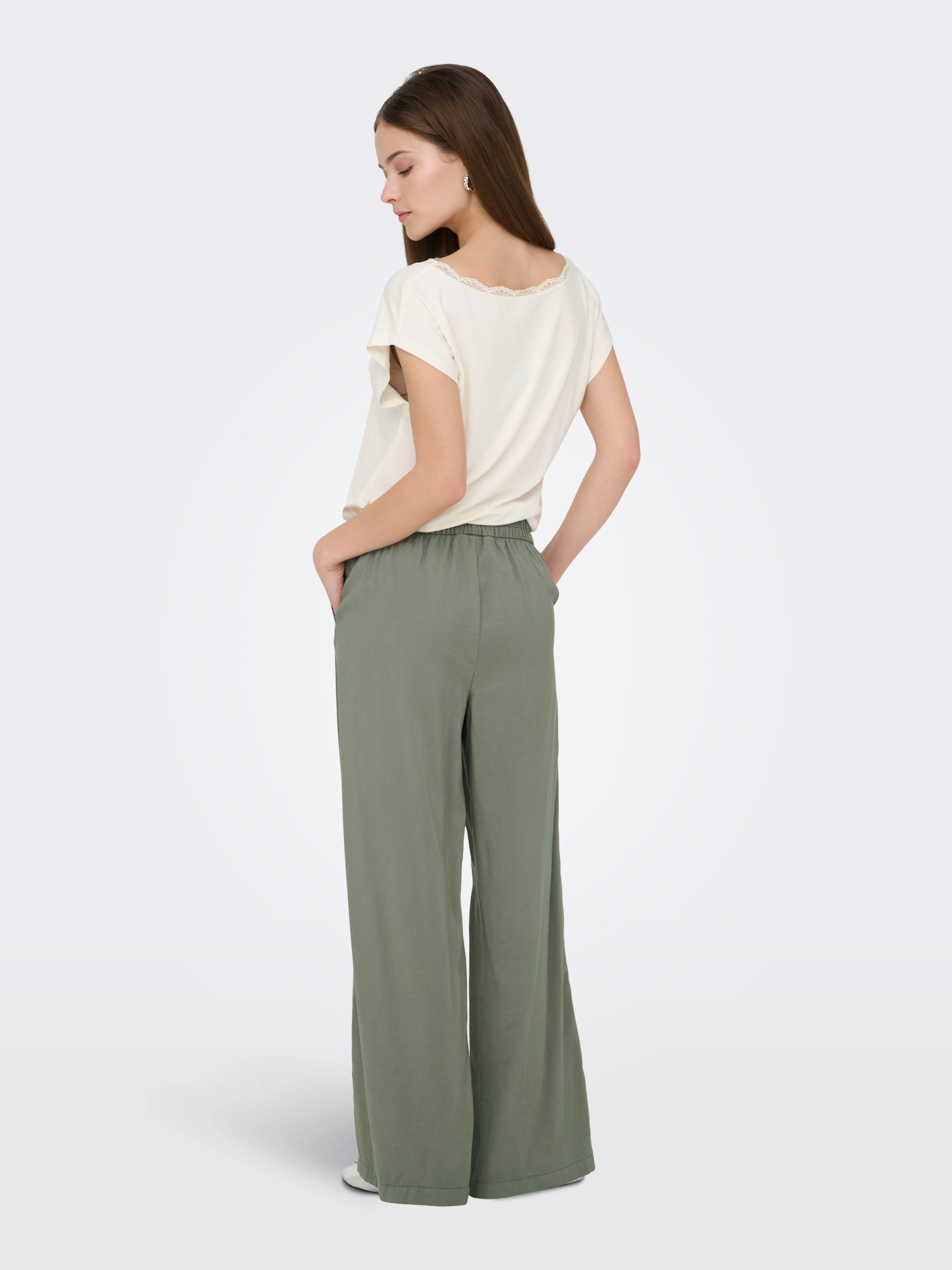 ONLY Schlupfhose »ONLARIS LIFE HW PULL-UP PANT WVN NOOS«  mit bequemen Gummizug