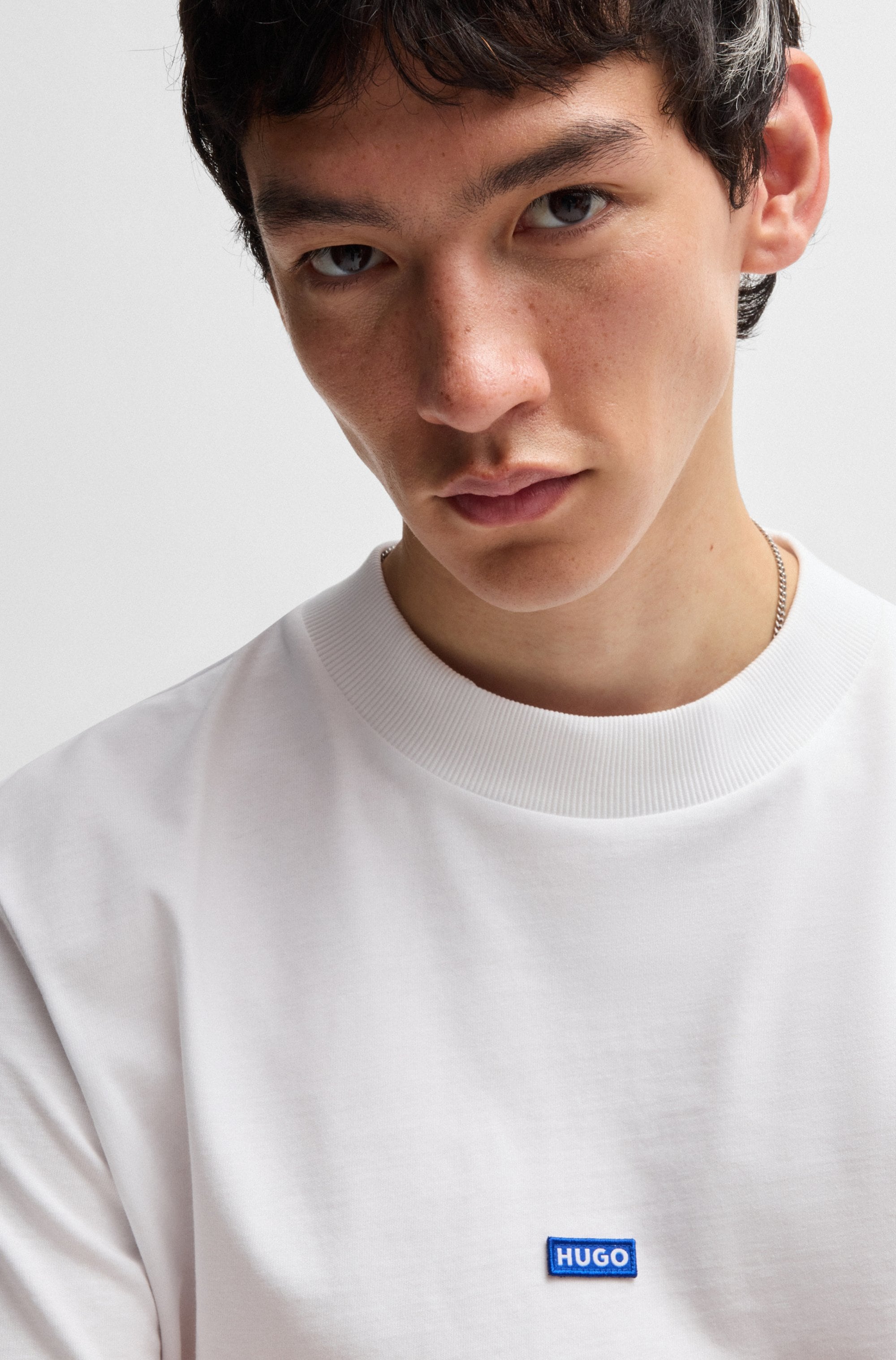 HUGO Blue T-Shirt »Nieros«, mit Logo-Patch