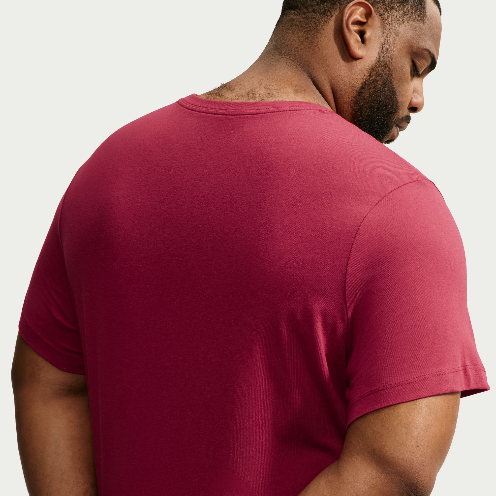 Nike Sportswear T-Shirt »M NSW TEE JUST DO IT SWOOSH« mit Logodruck auf der Brust, Kurzarm-Design, aus Jersey-Material