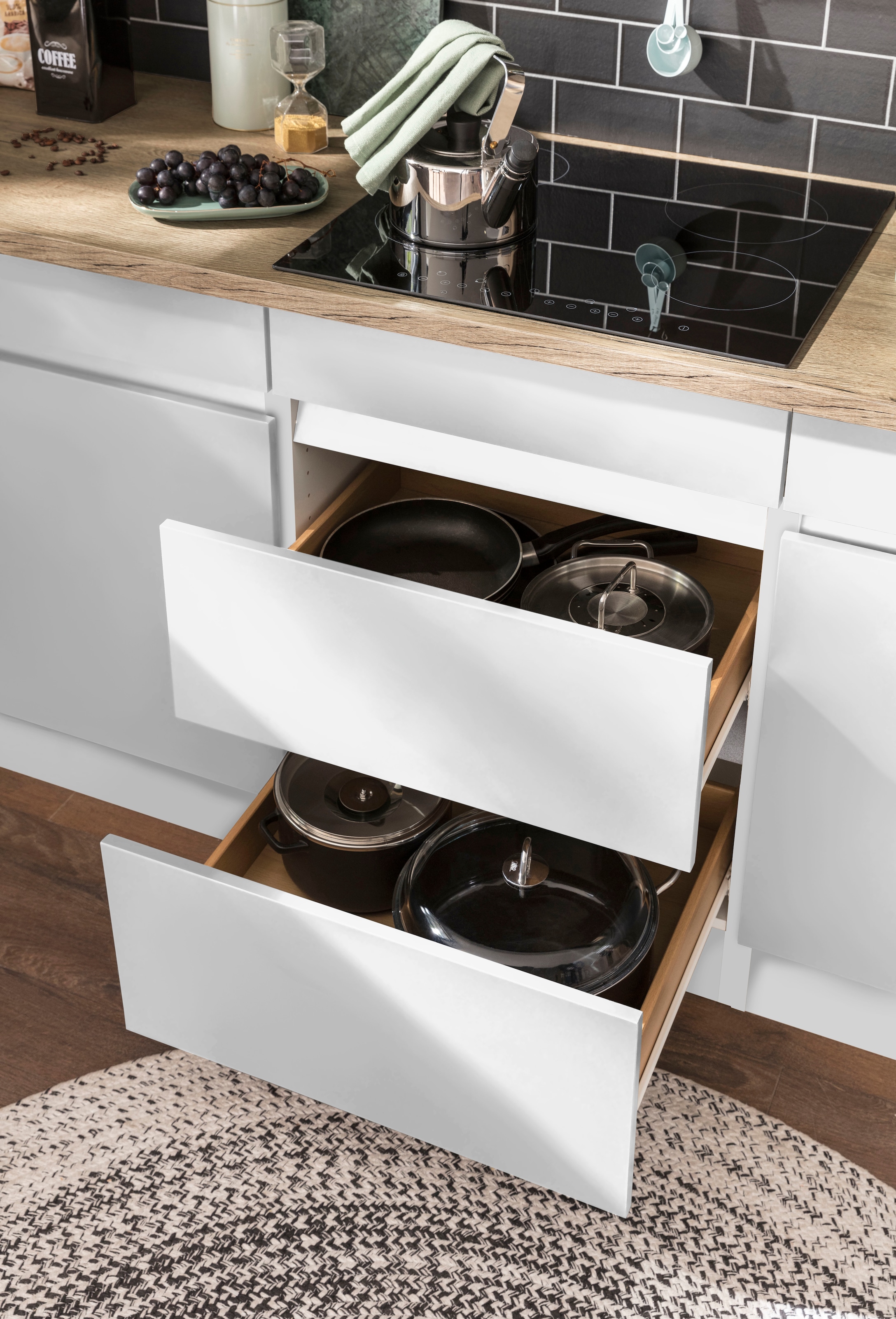 OPTIFIT Winkelküche »Roth« Stellmaße 300x175 cm, wahlweise mit E-Geräten, mit Apothekerschrank