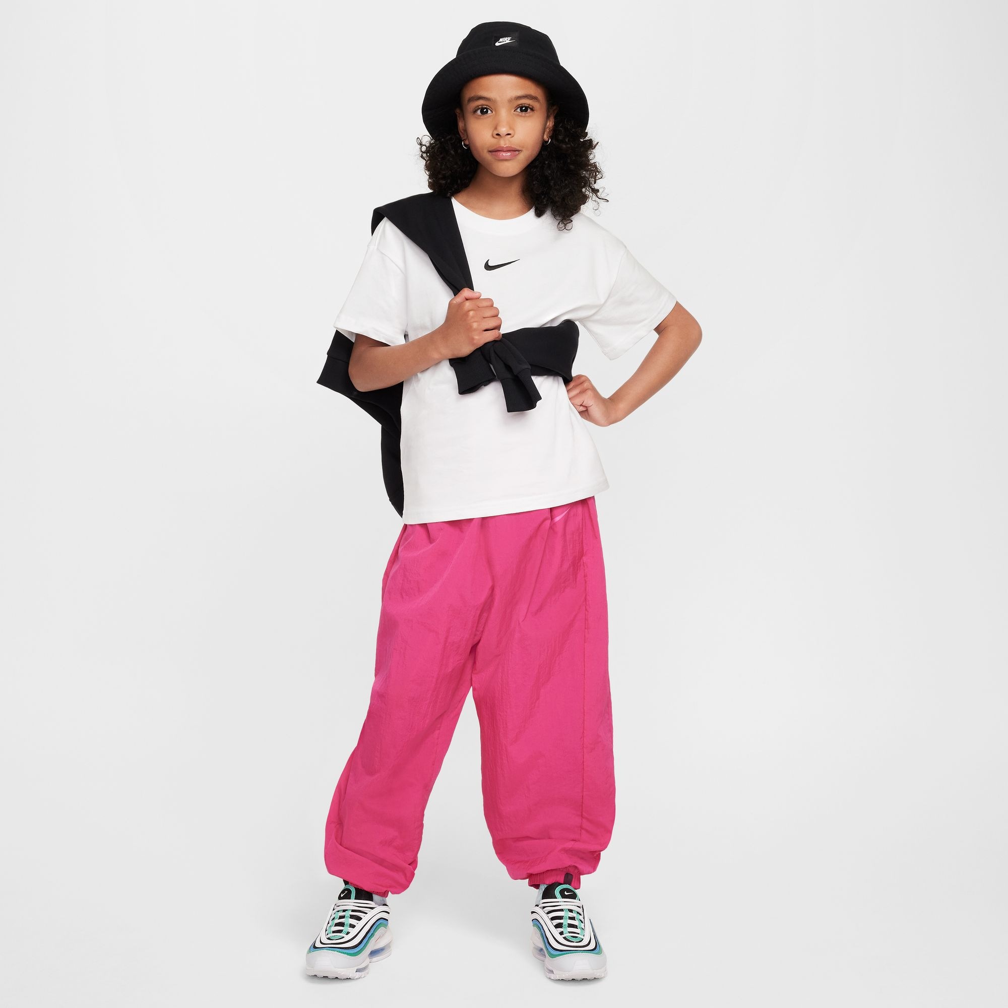 Nike Sportswear T-Shirt »G NSW TEE BOY ESSNTL LBR« für Mädchen und Jugendliche