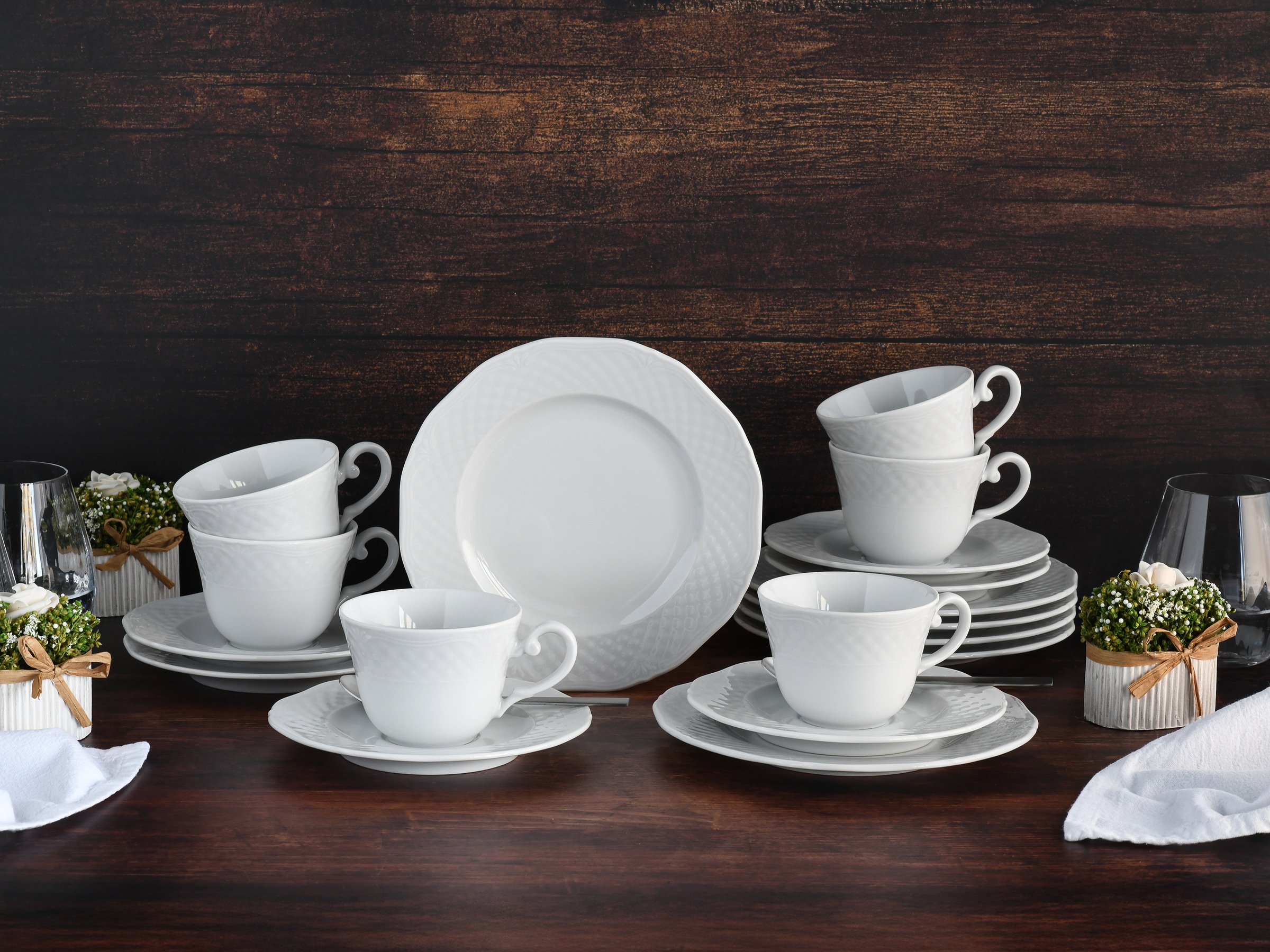 CreaTable Kaffeeservice »Arianne Weiss, Service 18-tlg.« Klassisch, Zeitlos