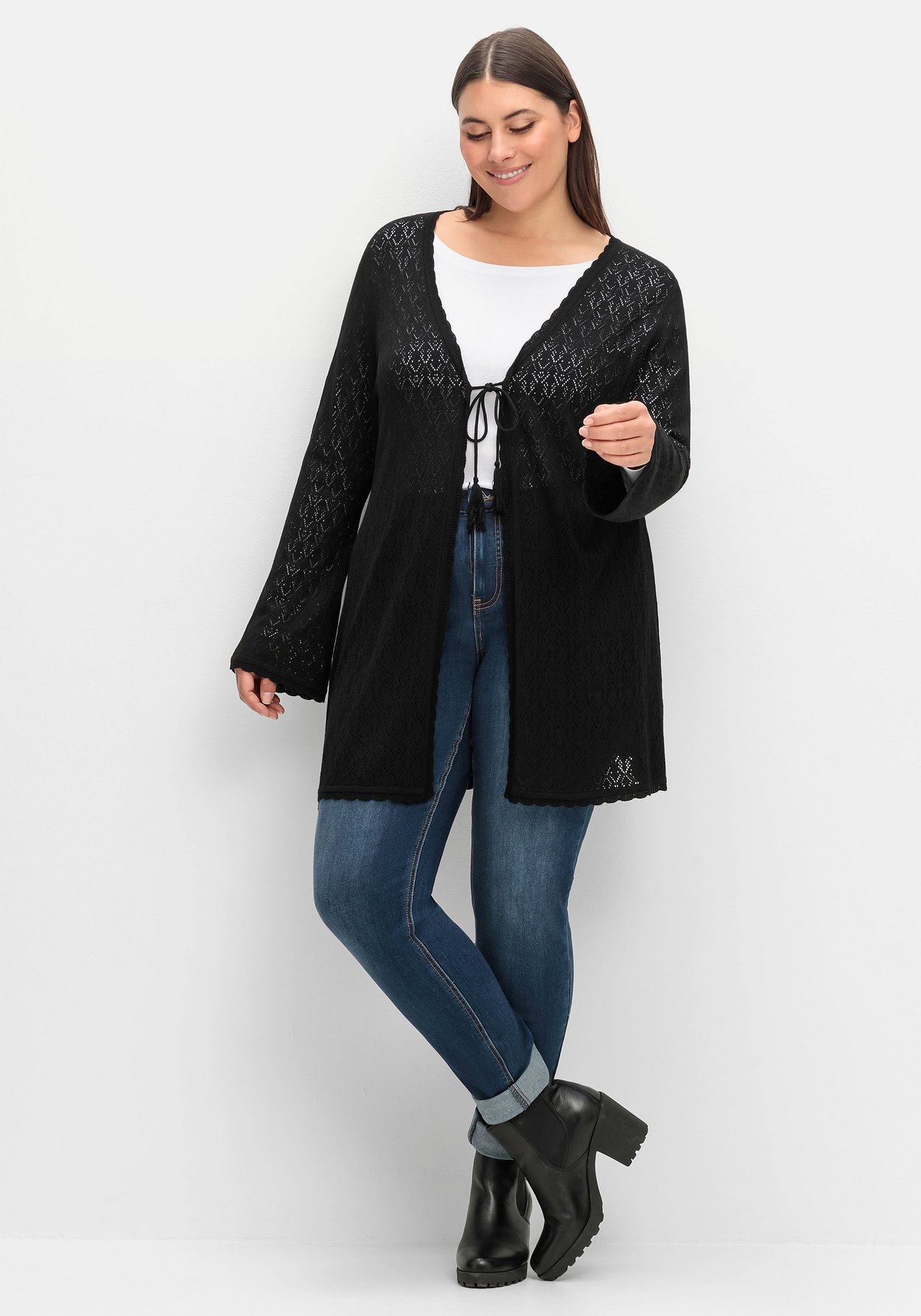 Sheego Longstrickjacke »Lange Ajour-Strickjacke mit leicht transparentem Ajourstrickmuster«, mit leicht transparentem Ajourstrickmuster