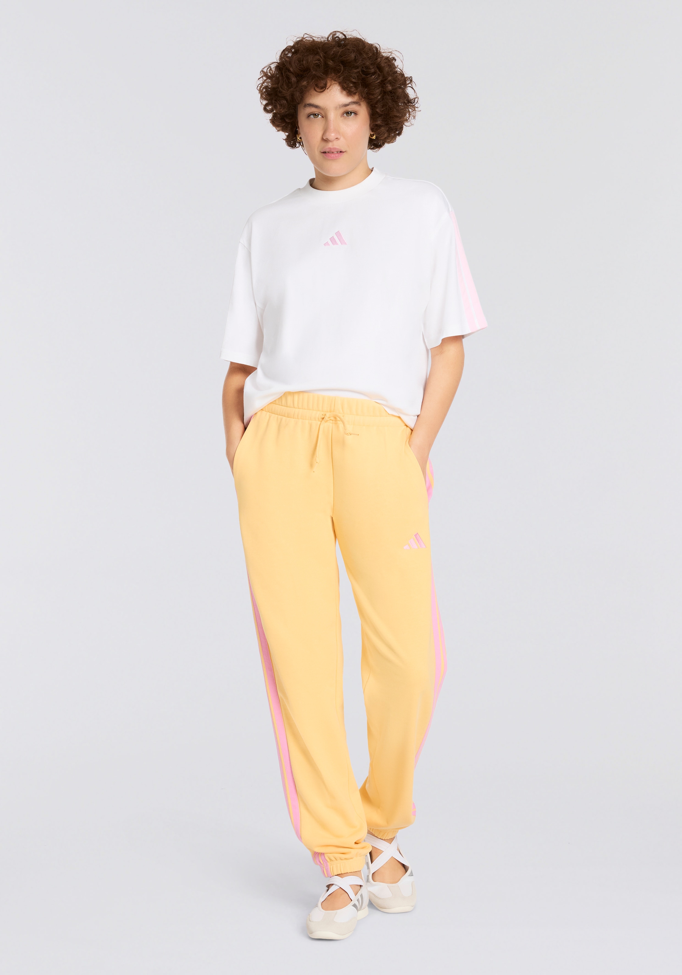 adidas Sportswear T-Shirt »W 3S SJ BF T« lockere Passform, Kurzarmdesign, sportlicher Stil, aus Baumwolle