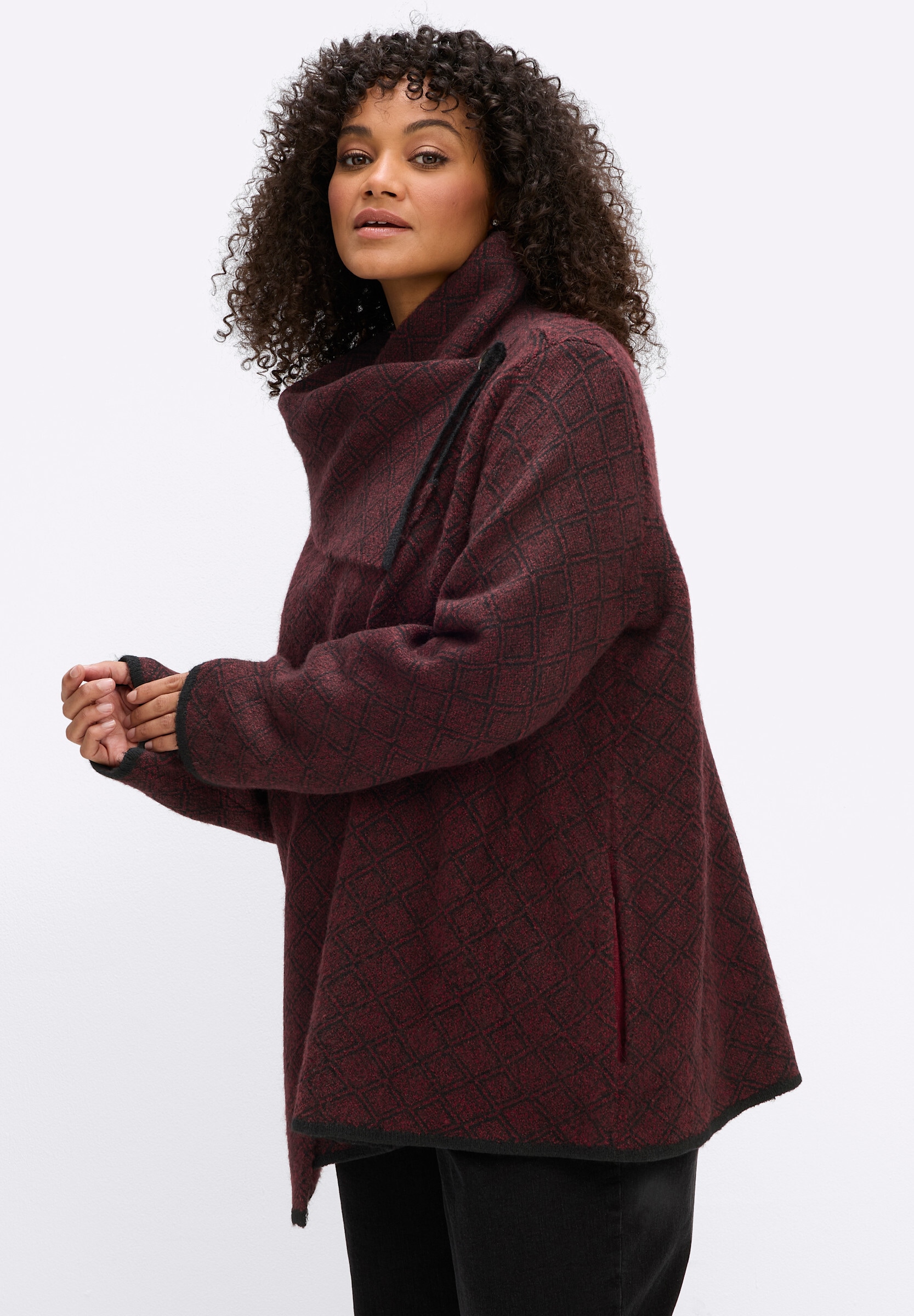 sheego by Joe Browns Cardigan »Jacquard-Strickjacke Jacquardstrickjacke mit asymmetrischem Fall«