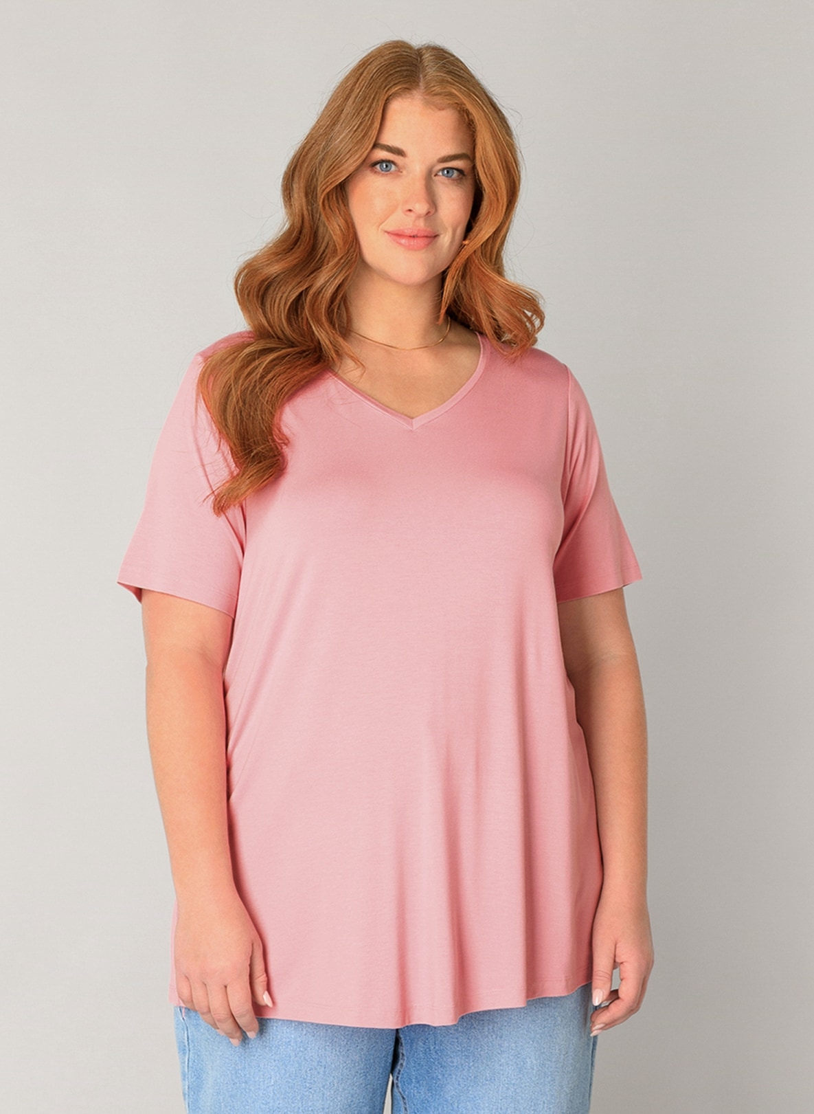 Base Level Curvy T-Shirt »Alba« mit V-Ausschnitt