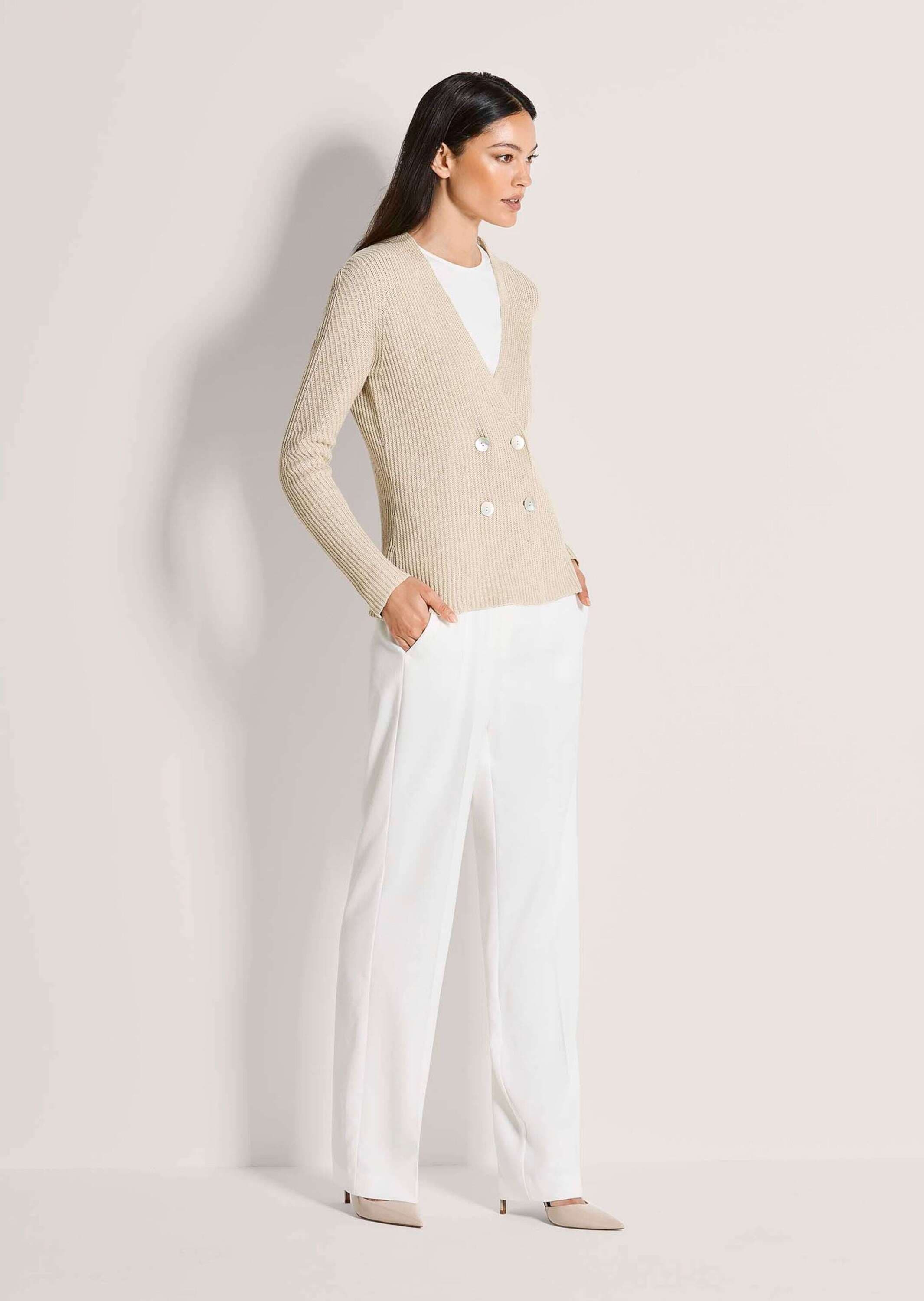 MADELEINE Strickjacke »Strickblazer Edle Strickjacke als Doppelreiher, V-Ausschnitt« Perlmuttknöpfe