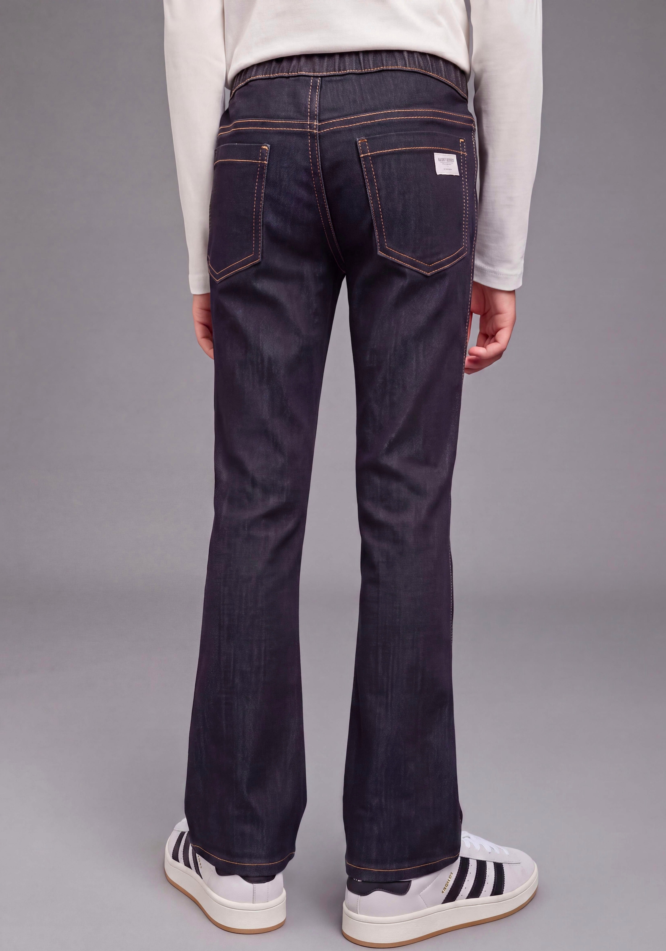 H.I.S Jeansjeggings »H.I.S Jeggings mit leicht ausgestelltem Bein« Jeansjeggings mit aufgesetzten Taschen vorn, eng anliegende Passform