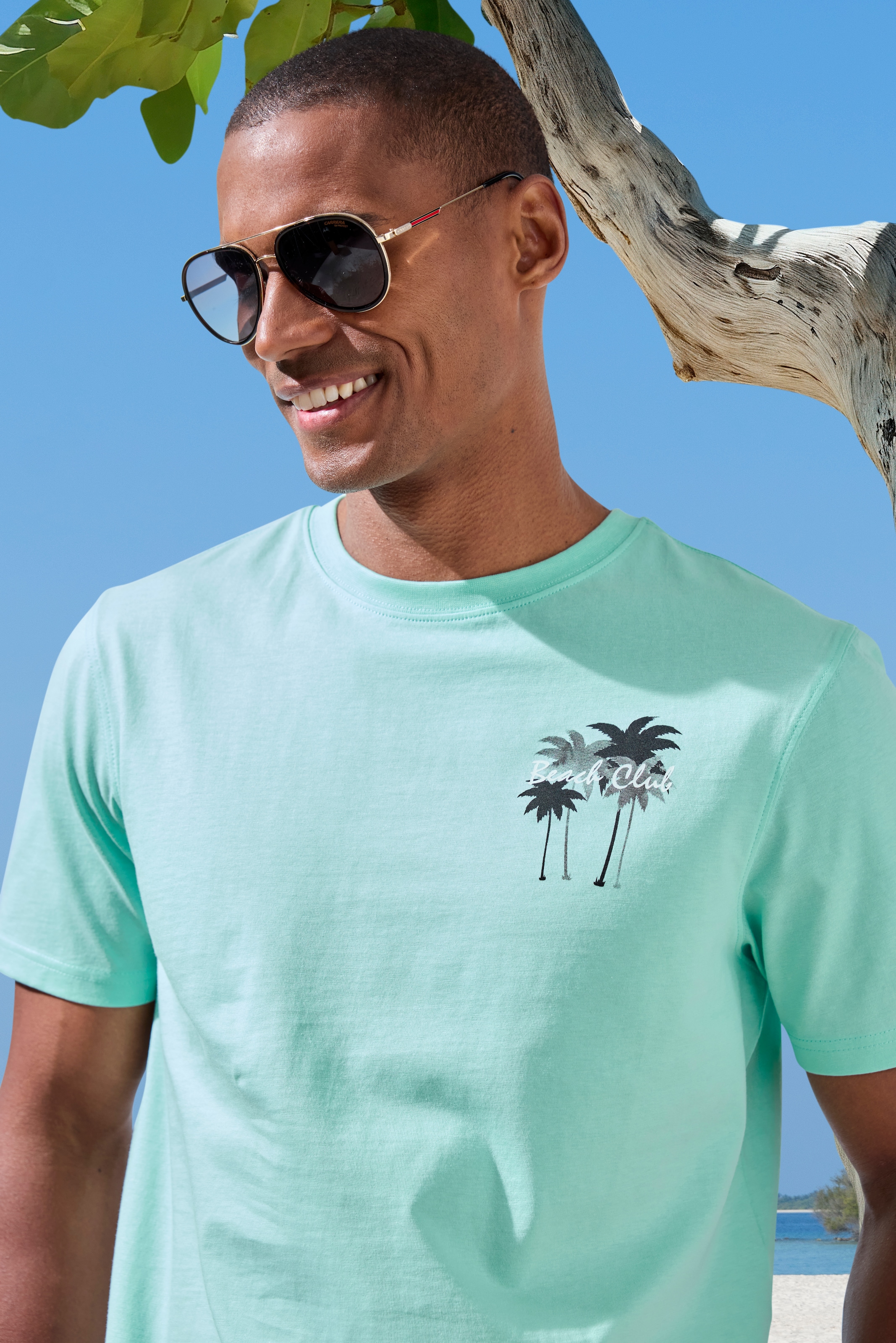 Beachtime T-Shirt »mit großem Rückenprint«, Regular-Fit, mit Print vorn und hinten
