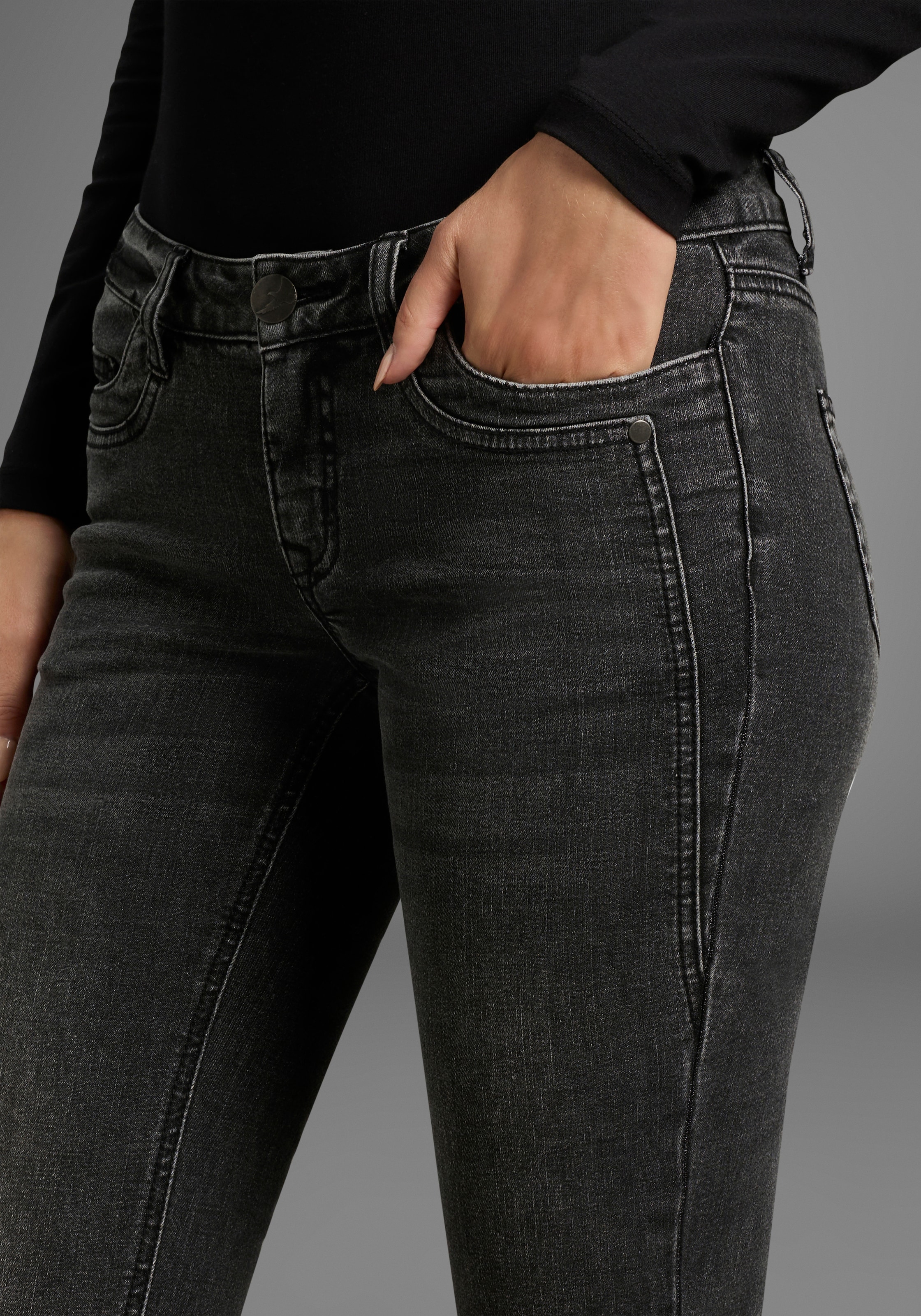 Arizona Comfort-fit-Jeans »mit Keileinsätzen«, niedrige Leibhöhe