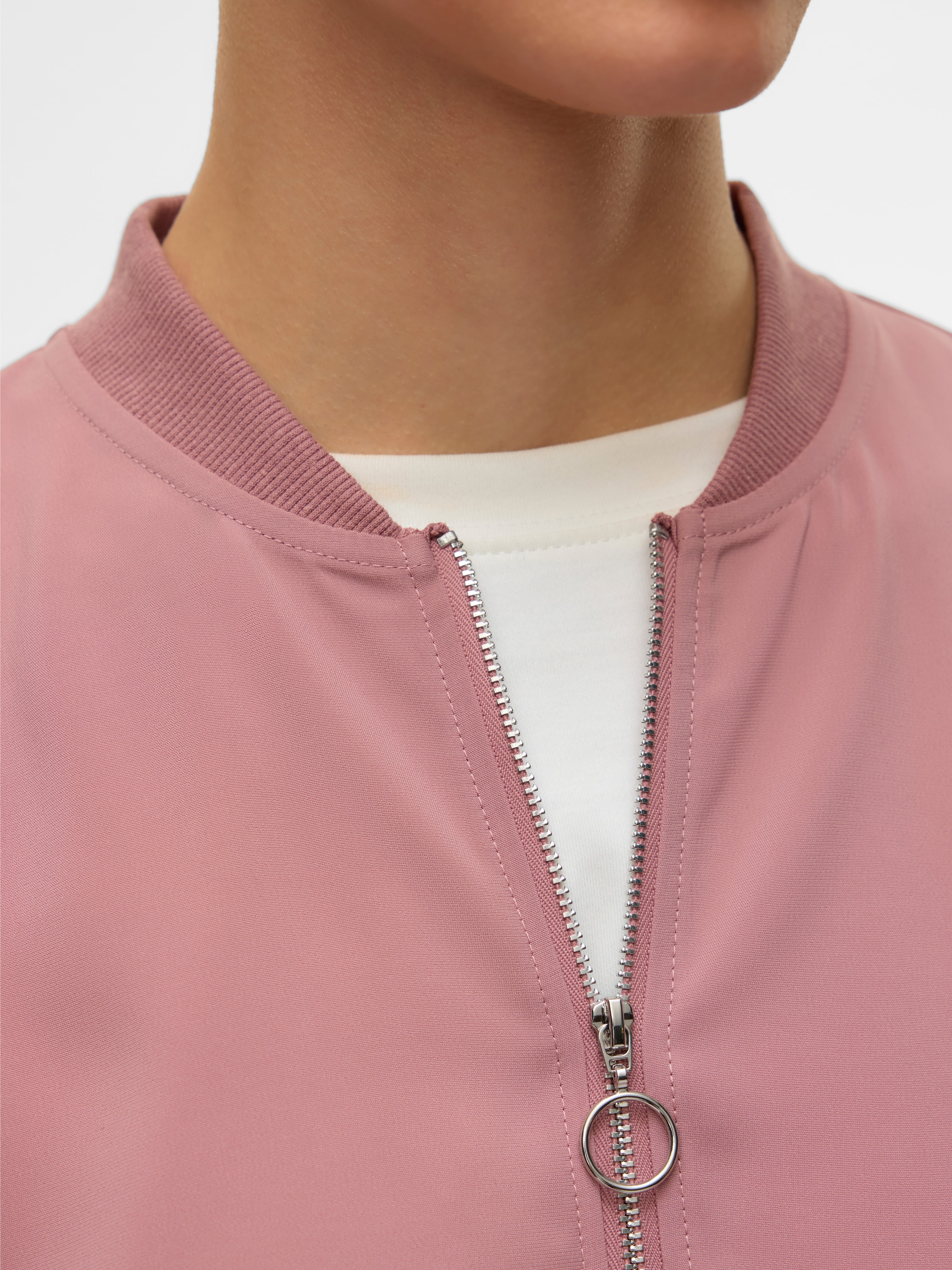 Vero Moda Bomberjacke »VMCOCO L/S BOMBER«, in modisch kurzer Form