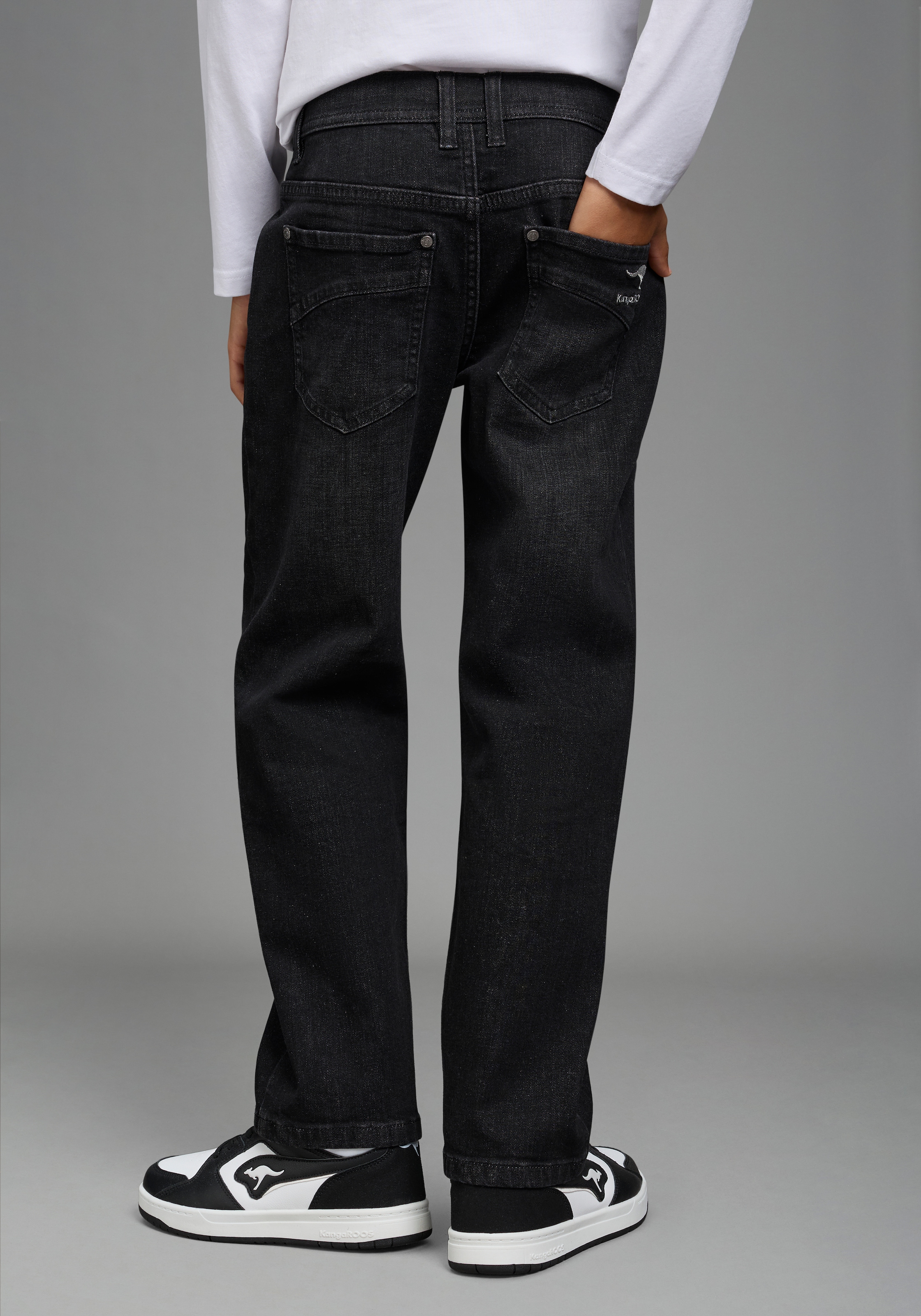 KangaROOS Loose-fit-Jeans »Jeans mit weitem Bein« , mit Logo-Stickerei