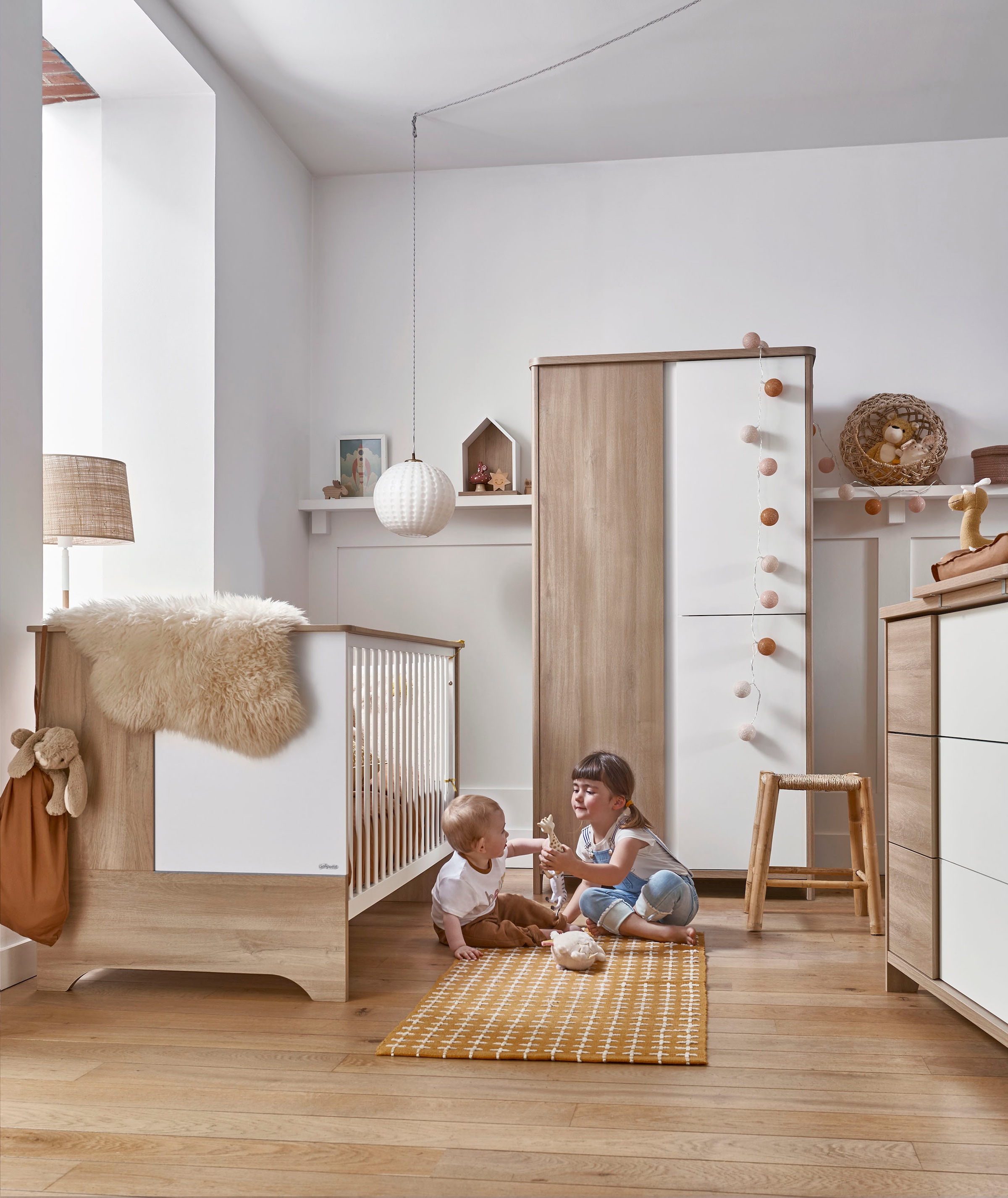 Galipette Babyzimmer-Komplettset »Sasha«, (Set, 5 tlg., Bett, Wickelablage, Kleiderschrank, Kommode und kleines Bücherregal)
