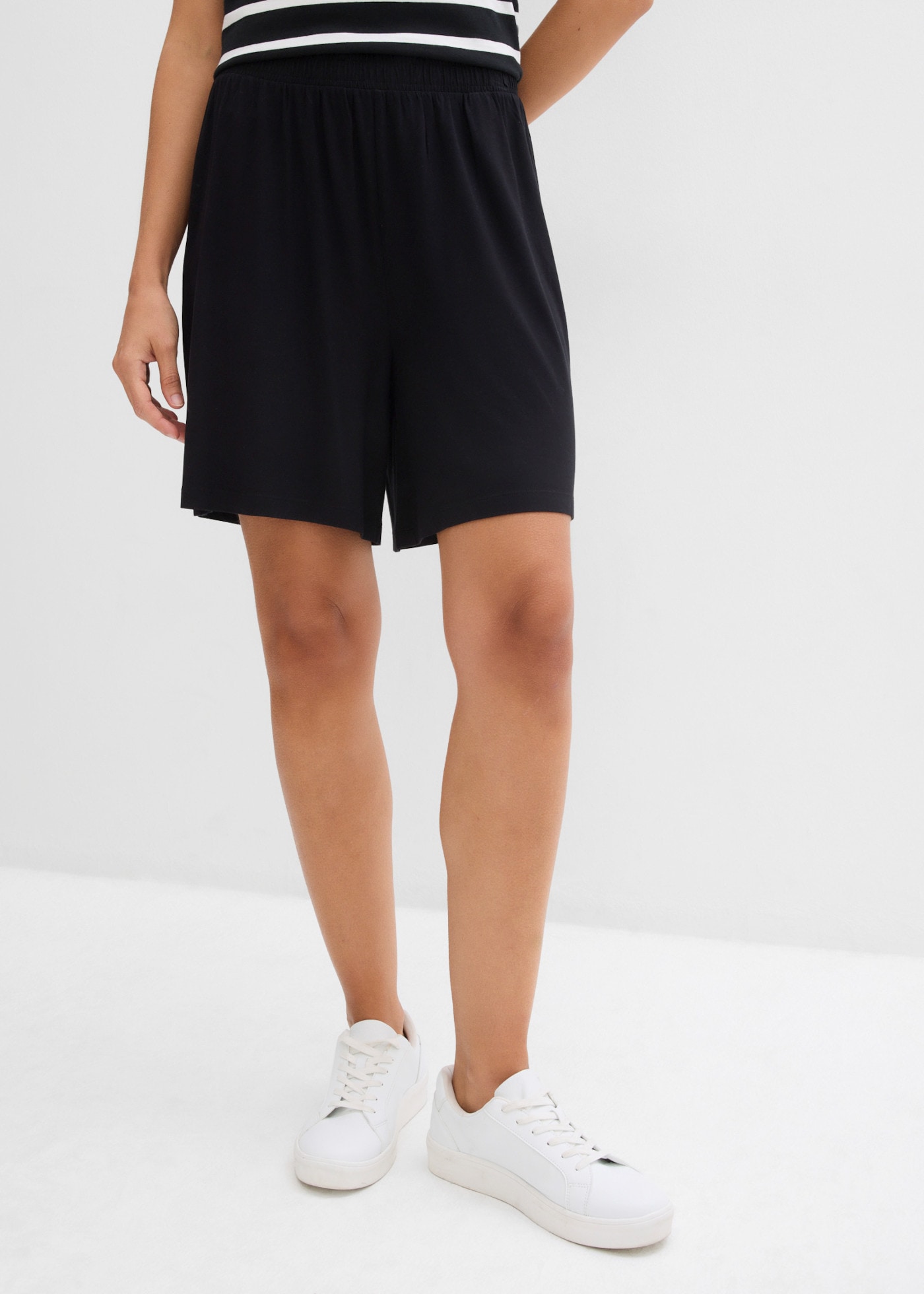 bonprix Shorts  mit Schlupfbund, aus Viskose, Loose Fit, in verschiedenen Größen