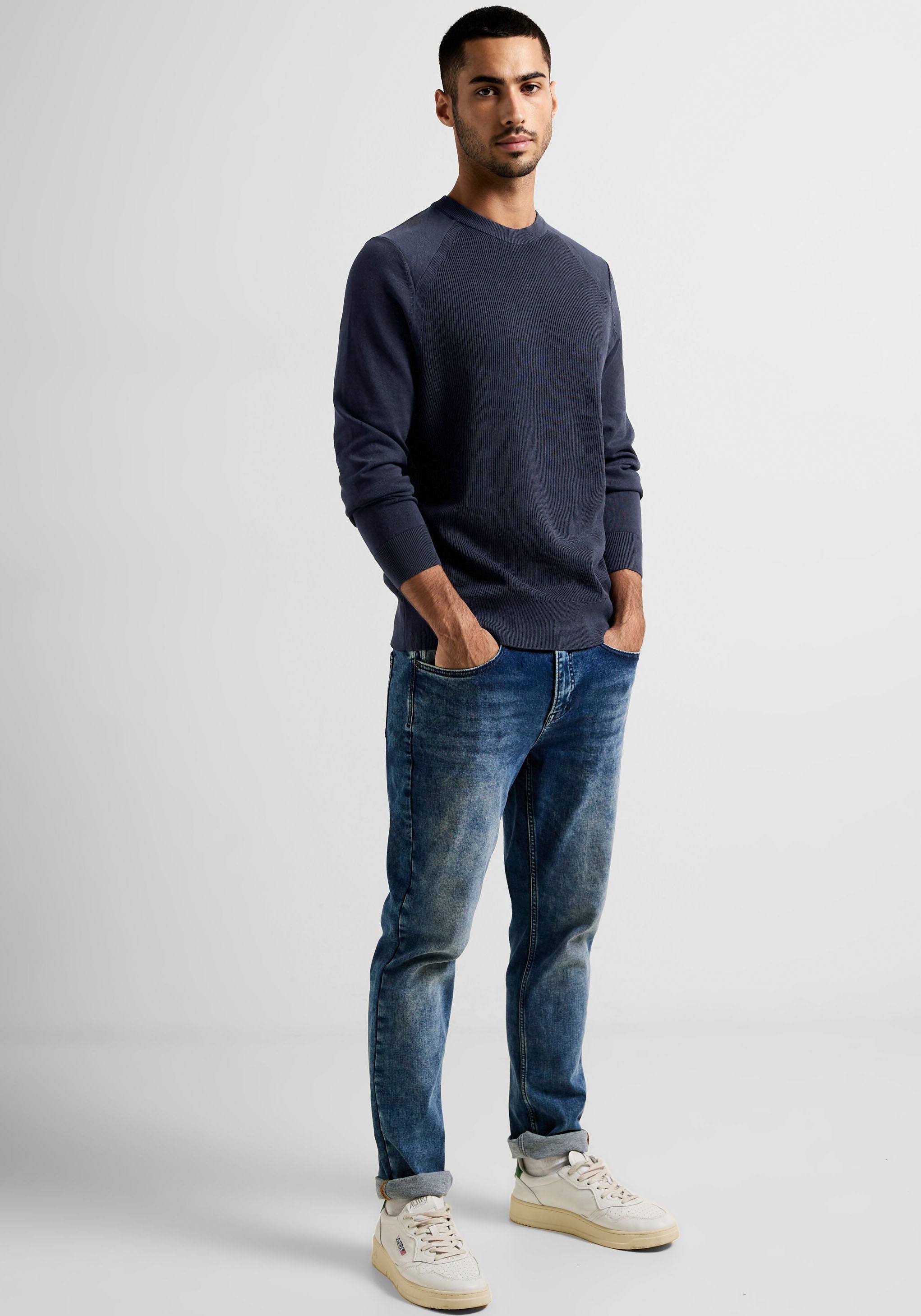 STREET ONE MEN Rundhalspullover, mit Markenlabel am Arm