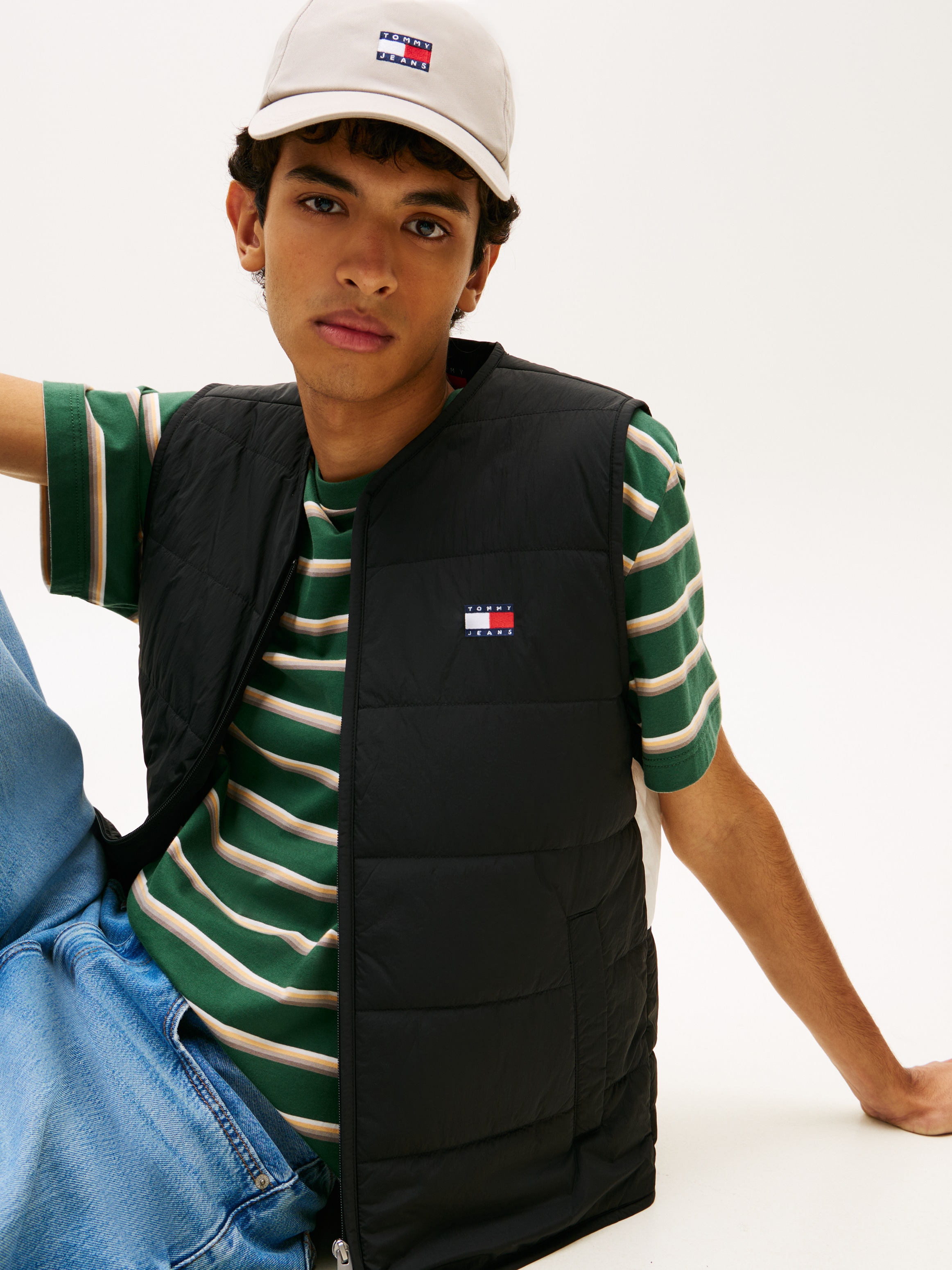 Tommy Jeans Steppweste »TJM HERITAGE FLAG QUILTED« Underliner Regular fit mit Rundhalsausschnitt