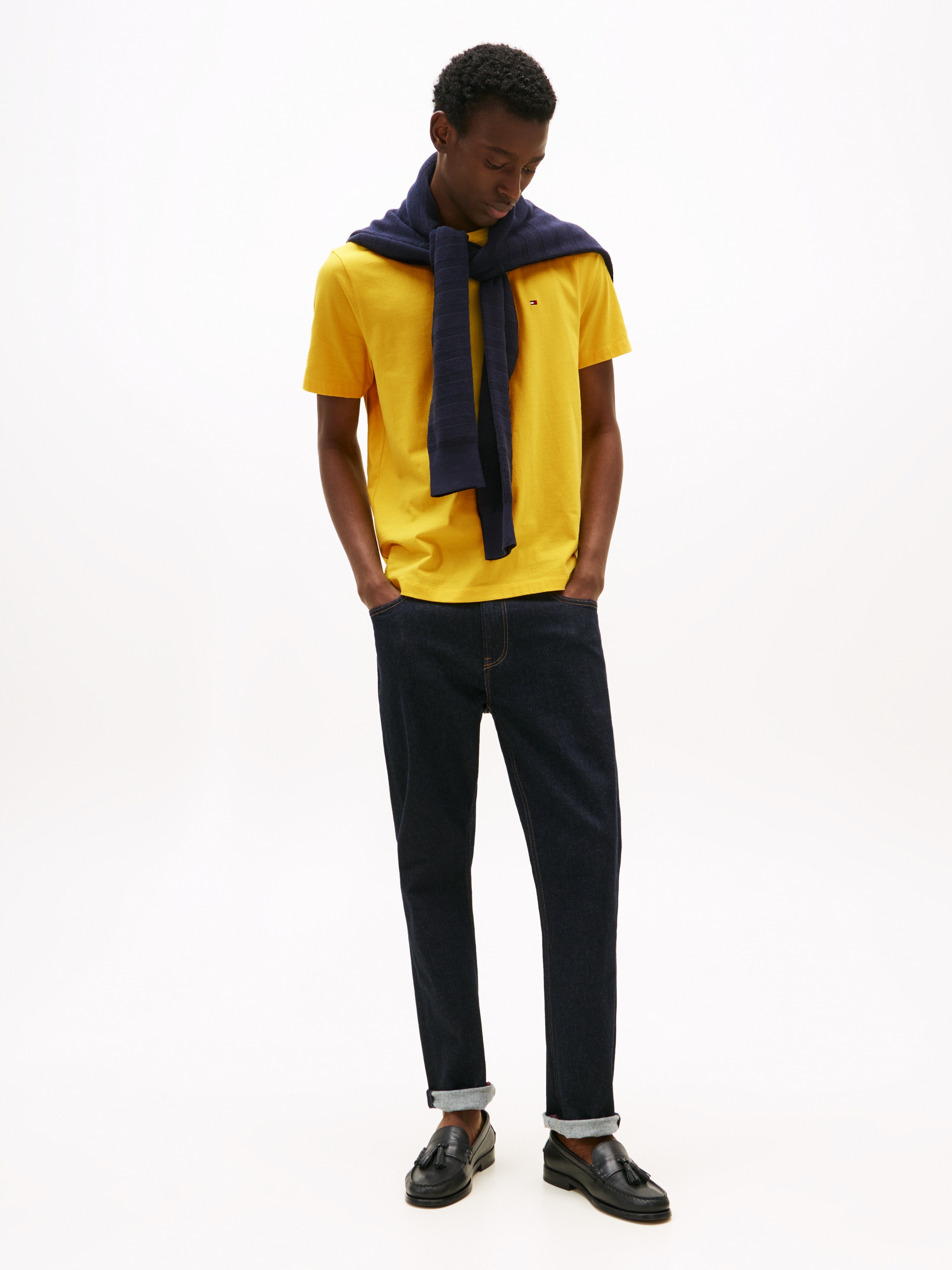 Tommy Hilfiger T-Shirt »ESSENTIAL REGULAR FIT SOLID  mit Stickerei« unifarben, casual, Baumwolle, Rundhals