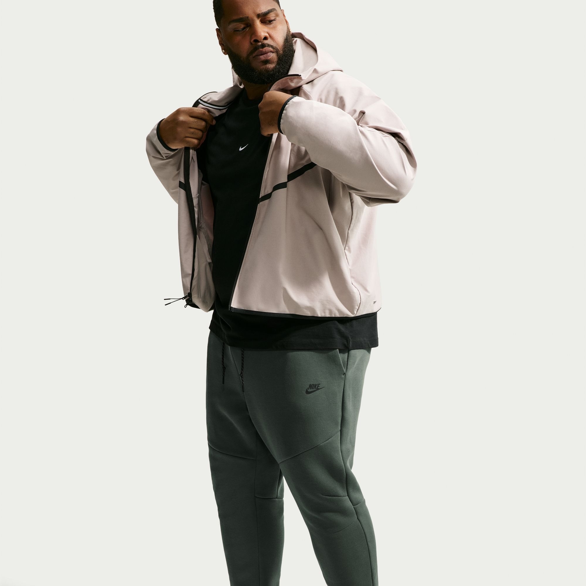 Nike Sportswear Sporthose »M NK TCH FLC JGGR«  mit schmalem Schnitt, aus Baumwollmischung