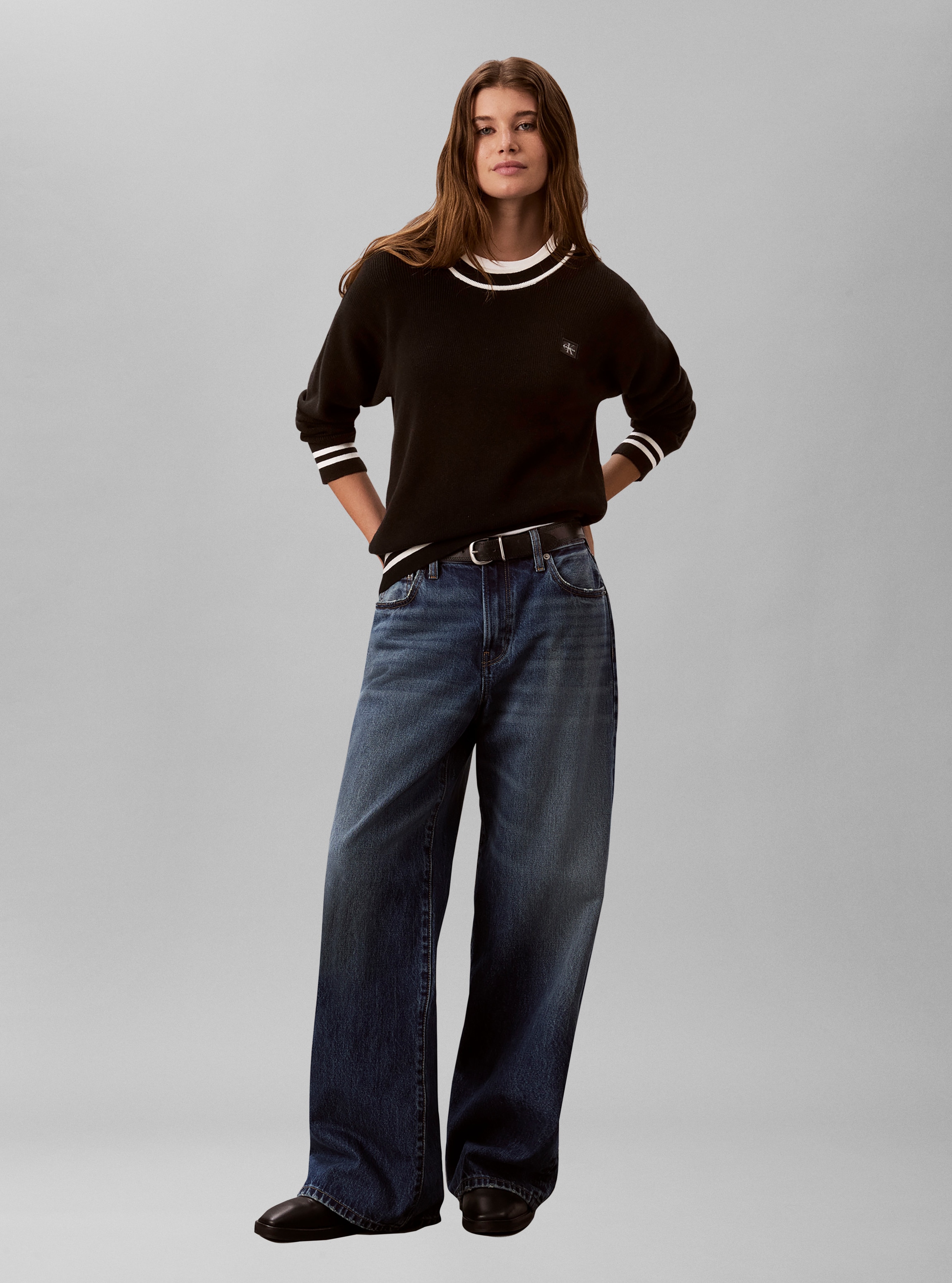 Calvin Klein Jeans »WOVEN LABEL CREWNECK SWEATER« Regular fit mit Rundhalsausschnitt