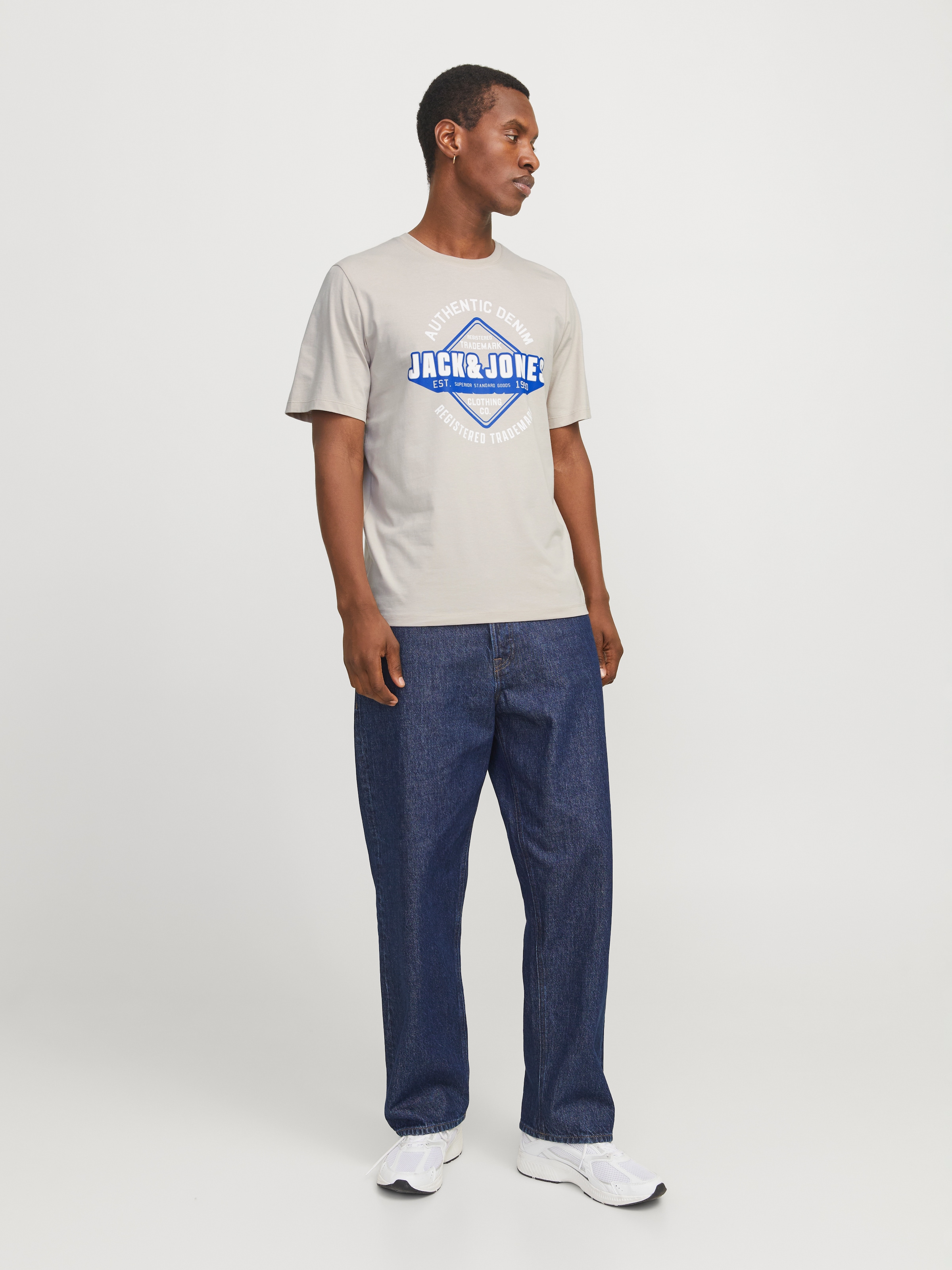 Jack & Jones Rundhalsshirt »JJELOGO TEE SS O-NECK 2 COL SS25 SN«, mit Logo Print