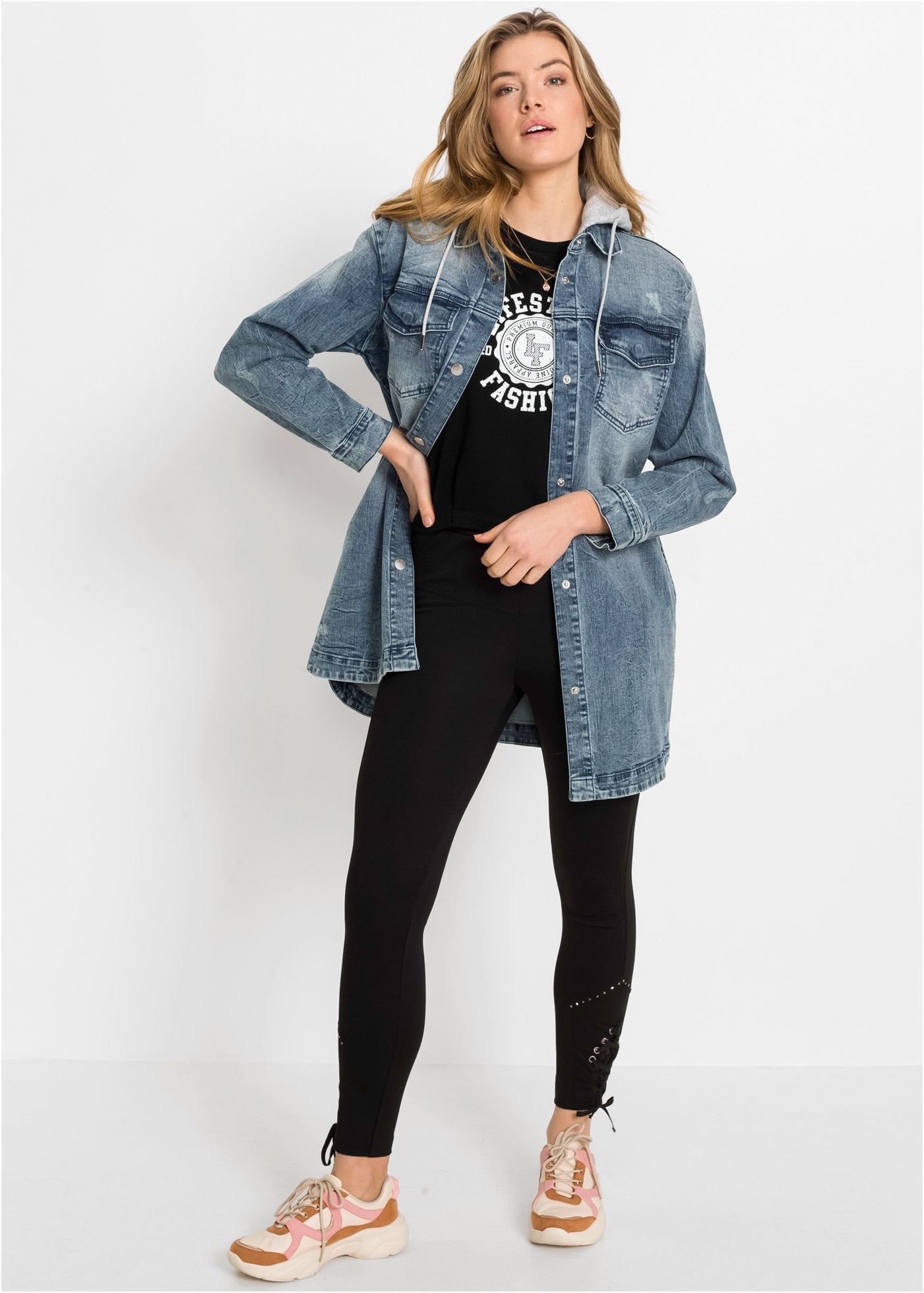 bonprix Jeansjacke mit Kapuze lange, bequeme Passform, mit Eingriffs- und Brusttaschen