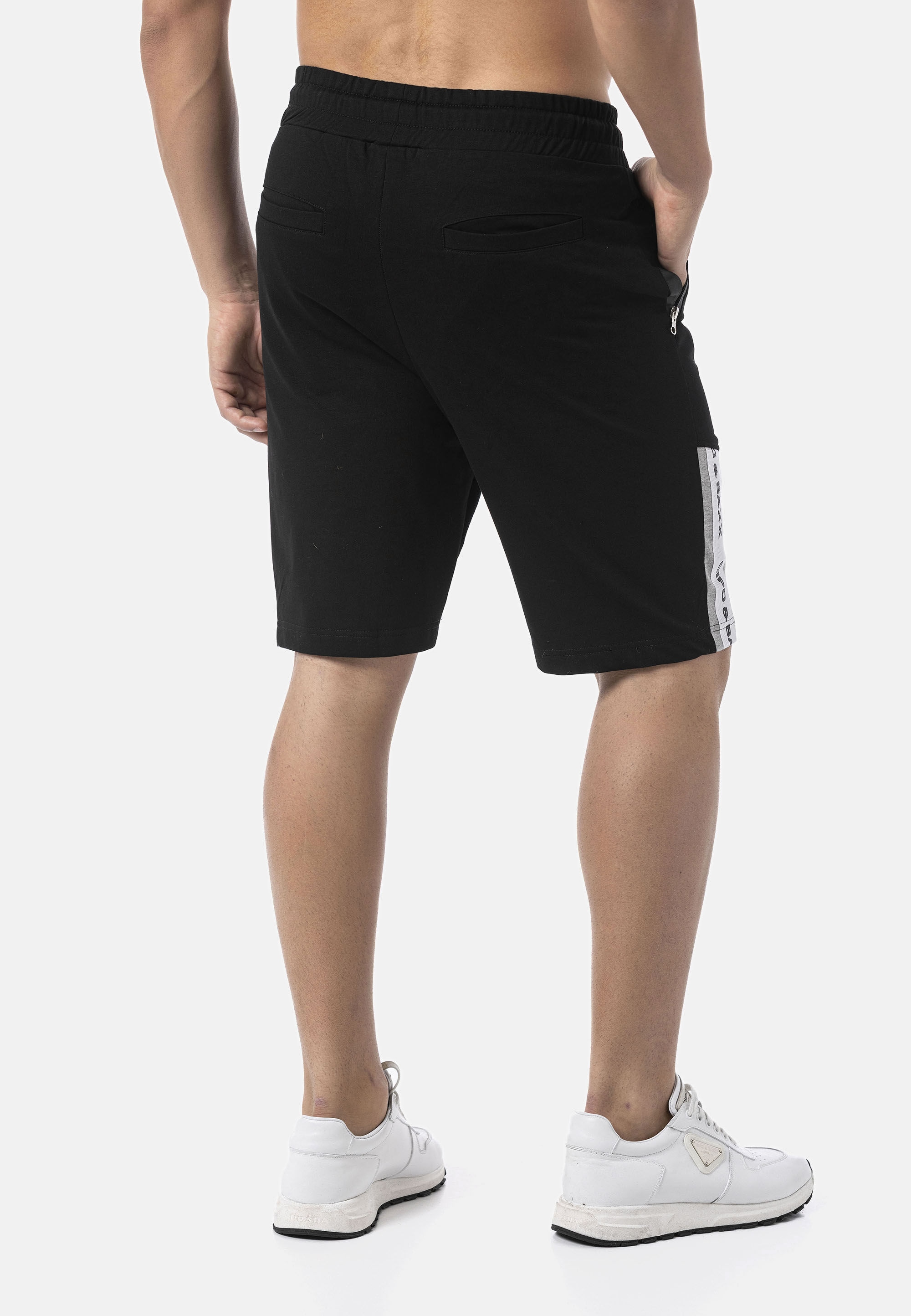 Cipo & Baxx Trainingshose »CK299«  aus hochwertigem Materialmix