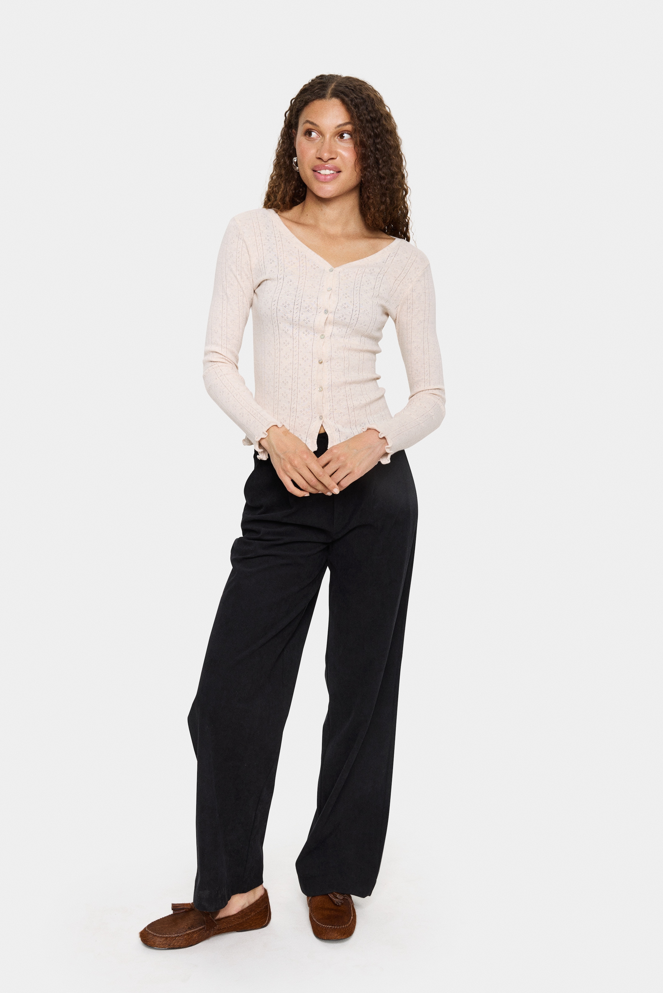 Saint Tropez Strickjacke »GruSZ Cardigan«, mit Lochstickerei und gewelltem Saum