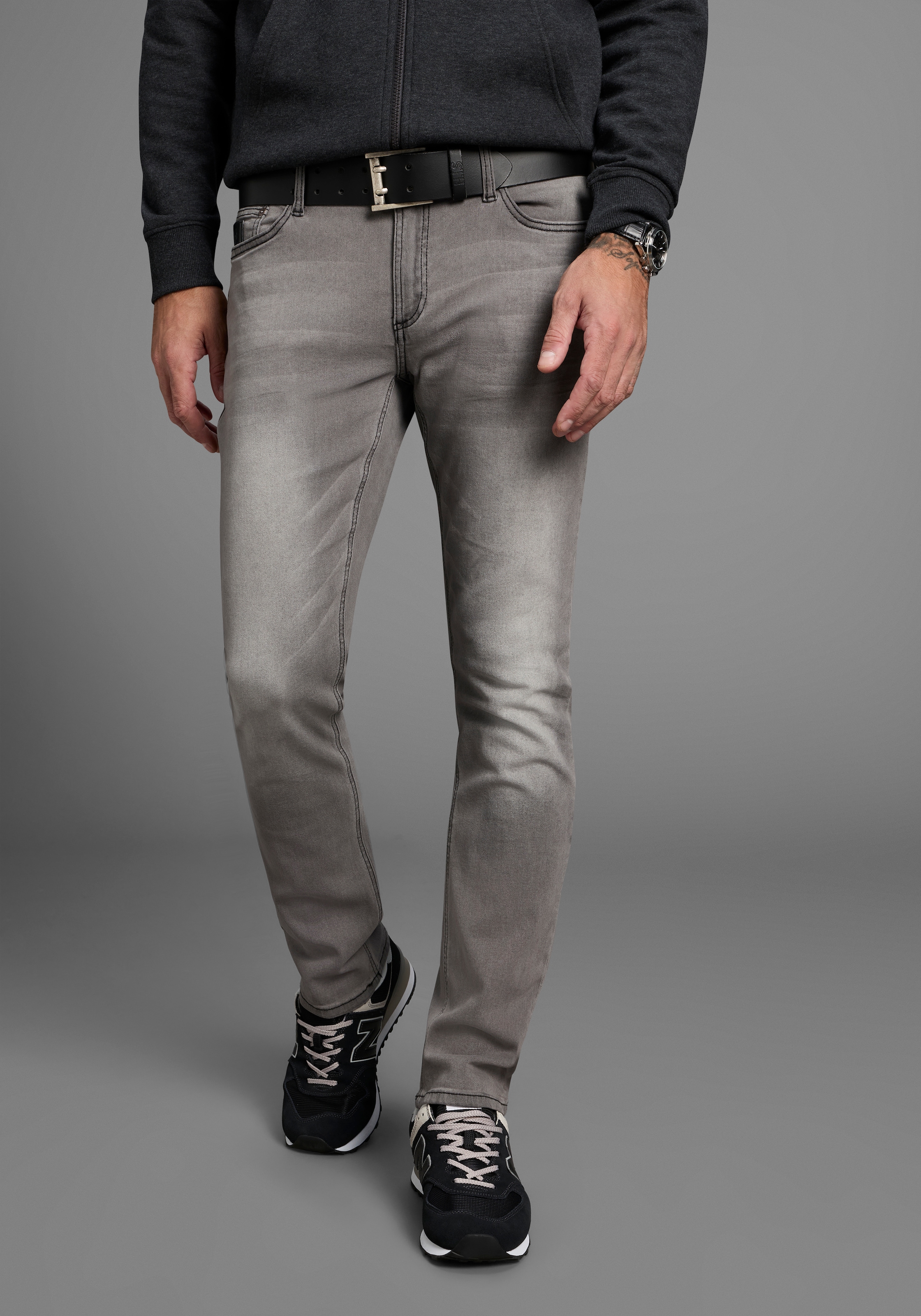 Bruno Banani Straight-Jeans »Hutch«, gerade Beinform, teilweise mit modischen Destroyed-Effekten