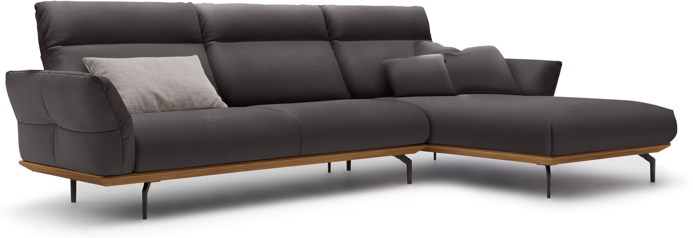 Creation BY ROLF BENZ Ecksofa »CR.460«, Sockel in Nussbaum, Winkelfüße in Umbragrau, Breite 318 cm