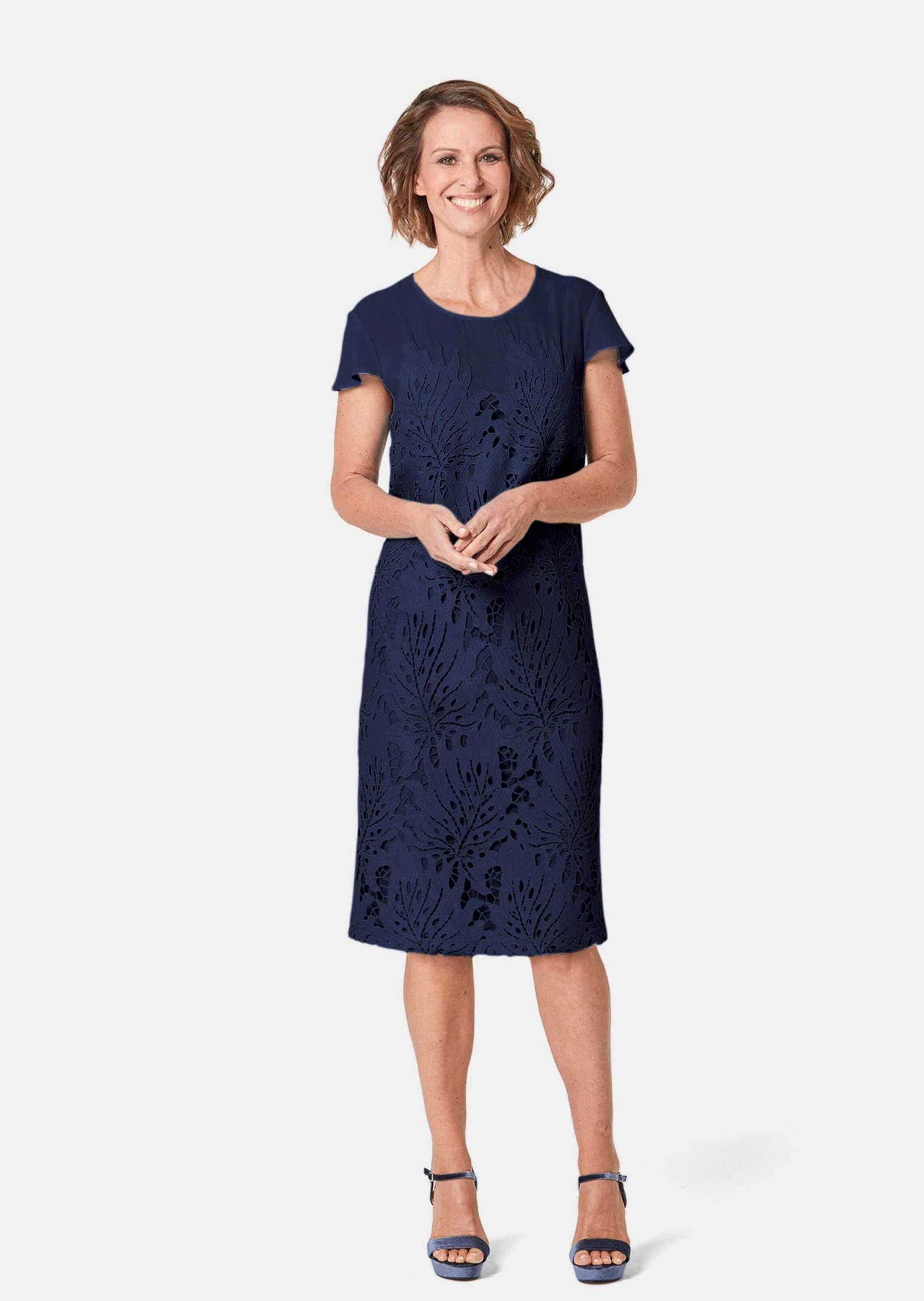 GOLDNER Abendkleid »Kurzgröße Kleid aus sommerlicher Spitze«