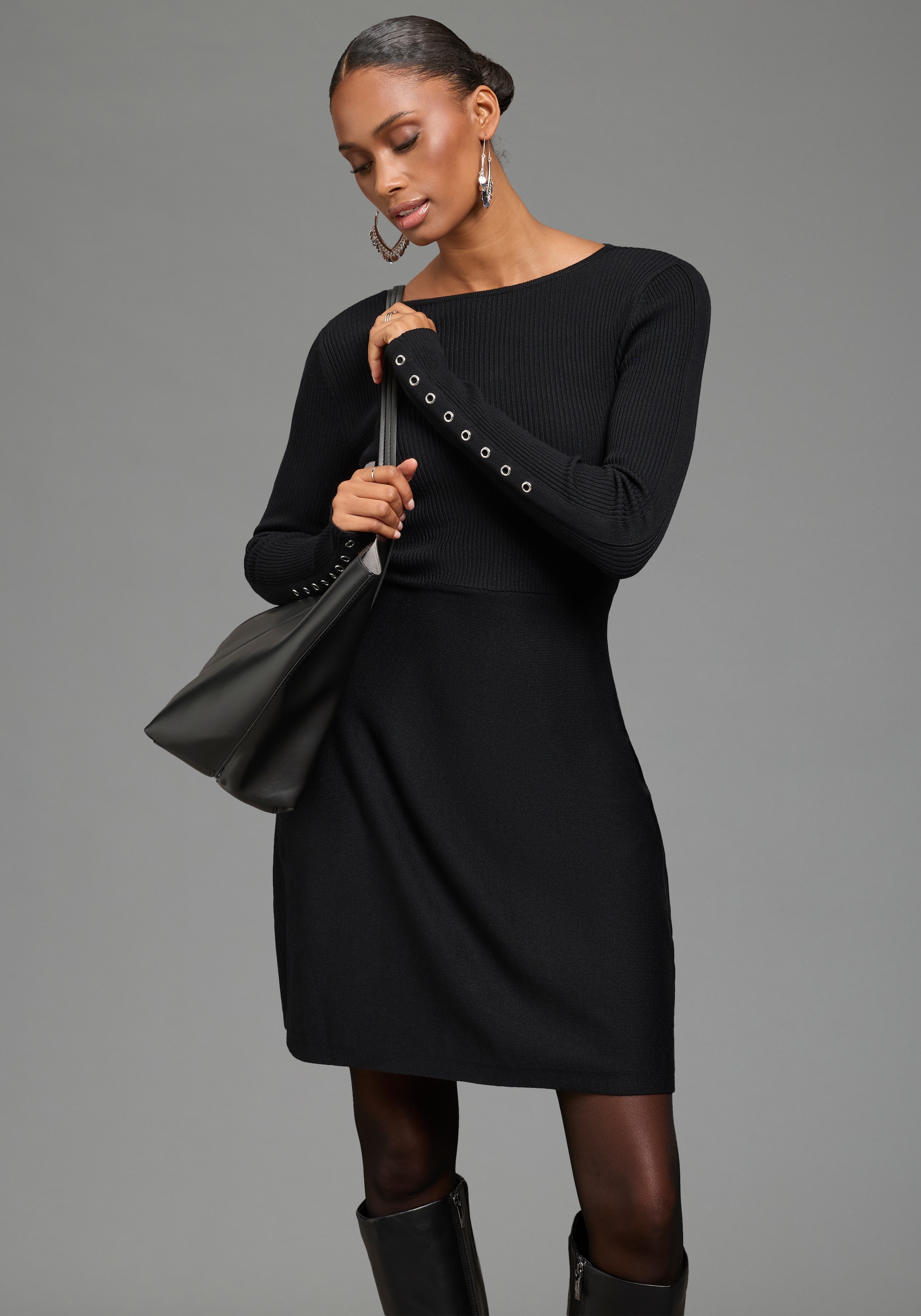 Bruno Banani Strickkleid Ohne Taschen figurbetonte Passform, mit ausgestelltem Saum, ohne Kragen, unifarben
