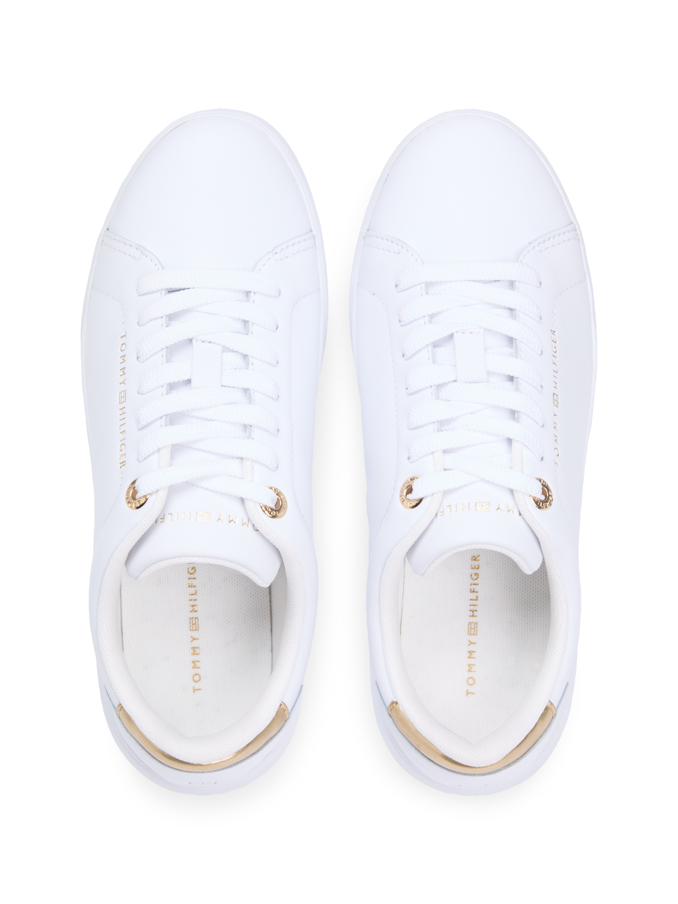 Tommy Hilfiger Plateausneaker »ESSENTIAL CHIC COURT SNEAKER«  , Freizeitschuh, Halbschuh, Schnürschuh, Logo-Applikation im Plateau