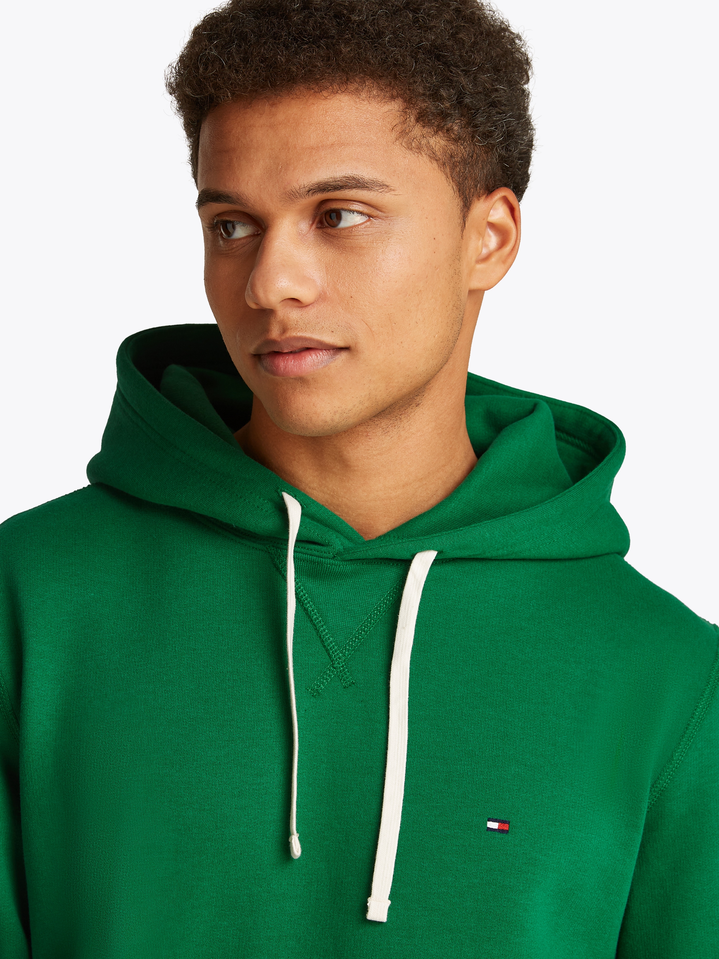 Tommy Hilfiger Hoodie »ESS SEASONAL FLEECE HOODY«, mit Logostickerei