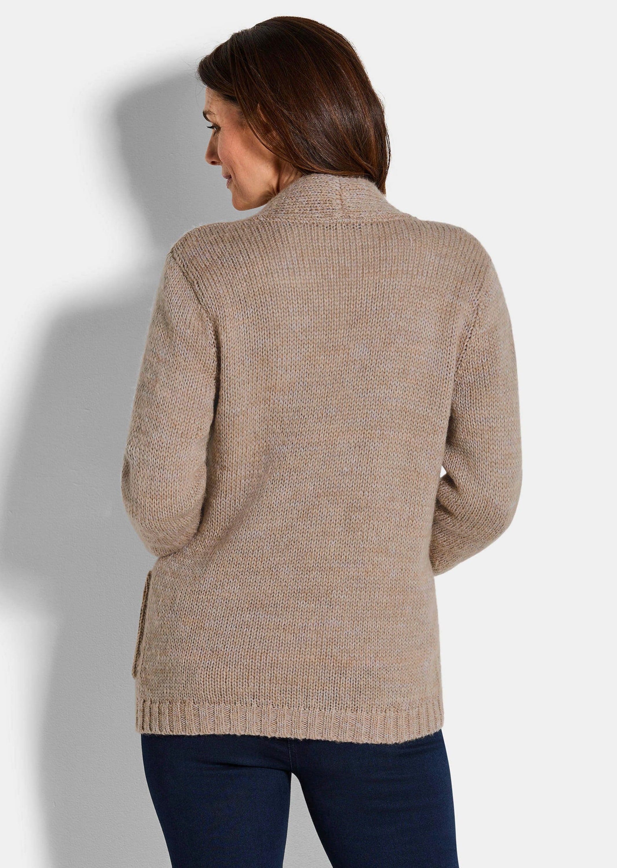GOLDNER Strickjacke »Kurzgröße Strickjacke mit aufgesetzten Taschen«