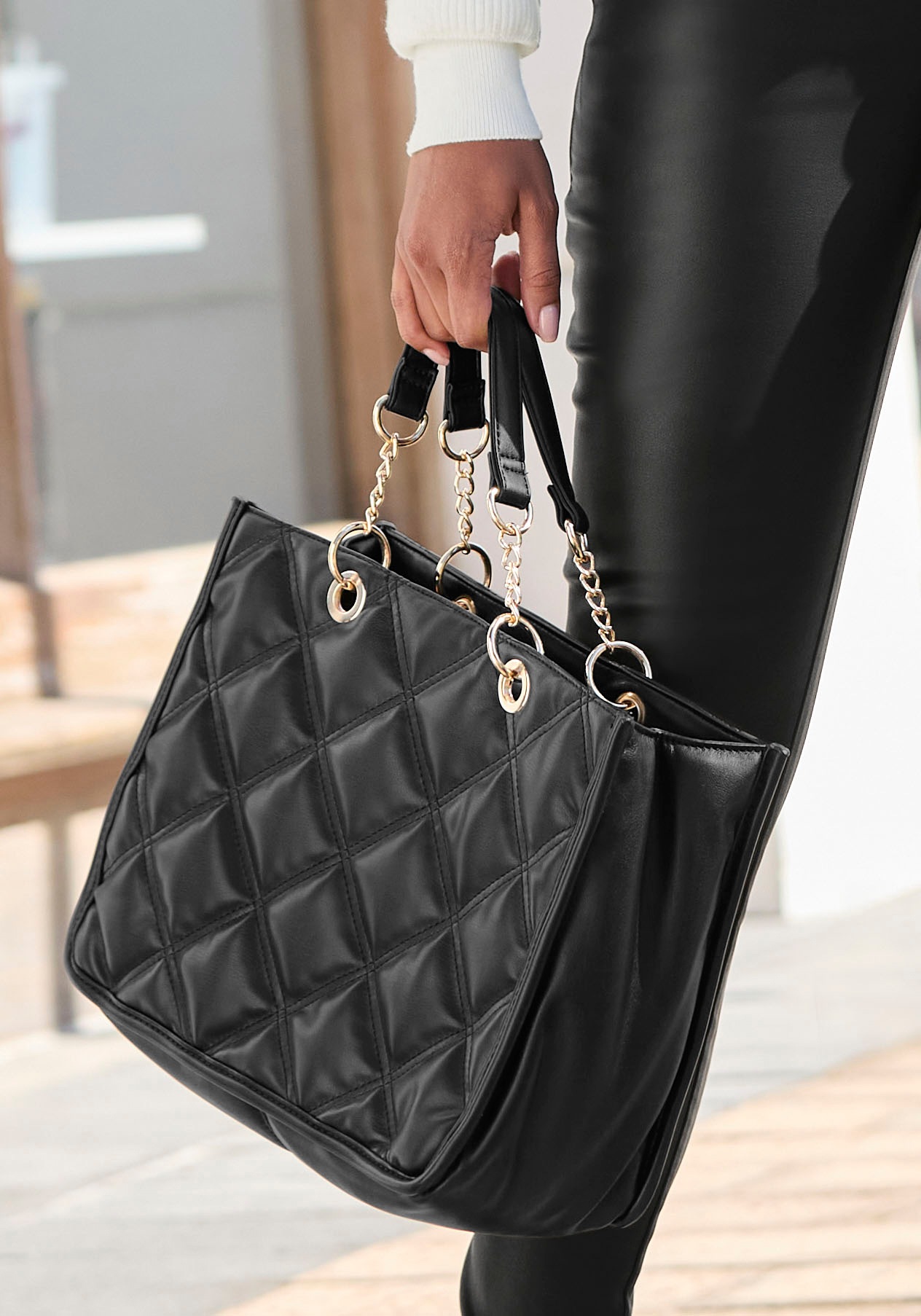 Vivance Handtasche »Henkeltasche, Schultertasche, Minibag, Damentasche« mit modischer Steppung und Ketten-Details VEGAN