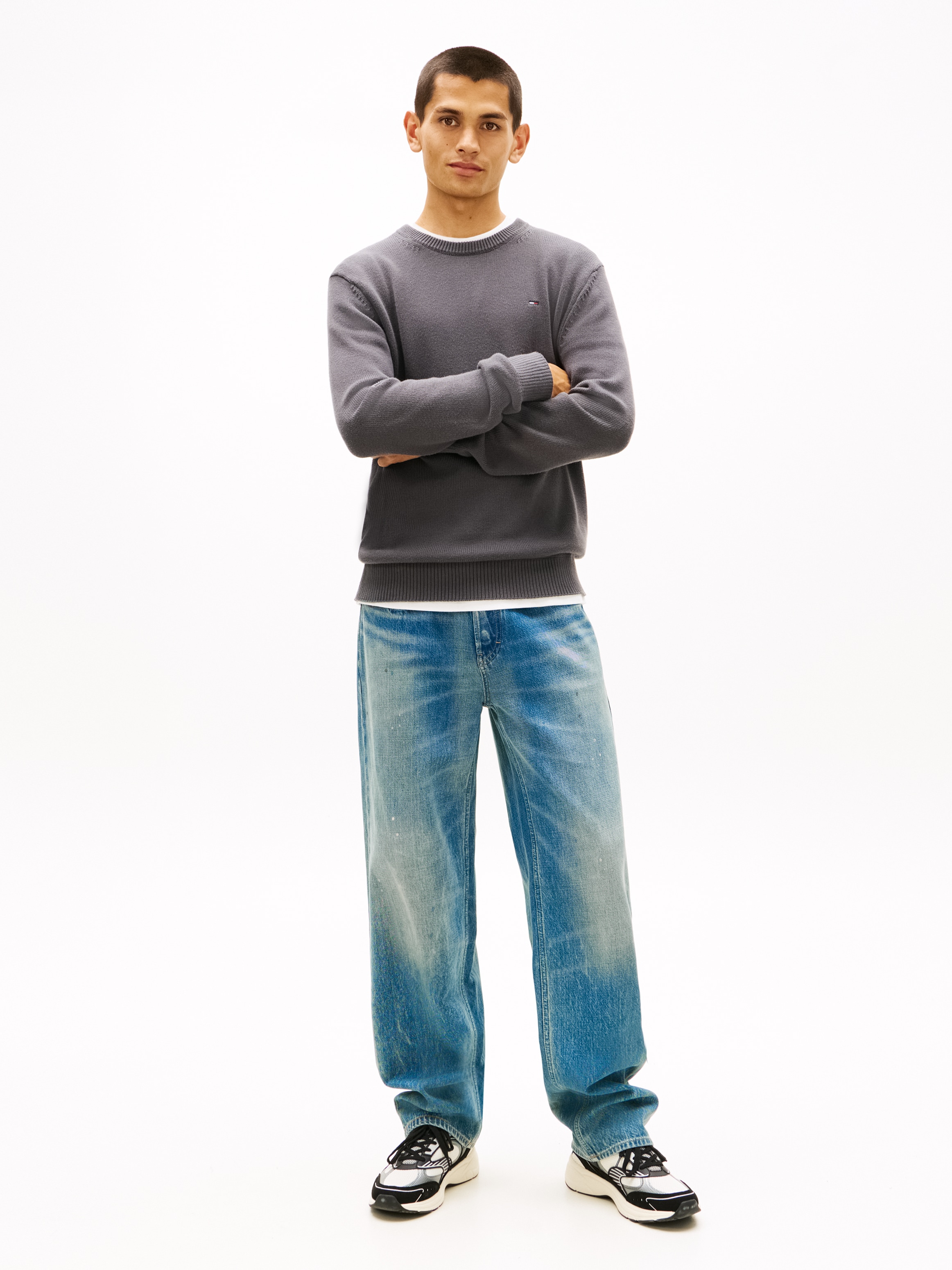 Tommy Jeans Rundhalspullover Slim fit mit Rundhalsausschnitt