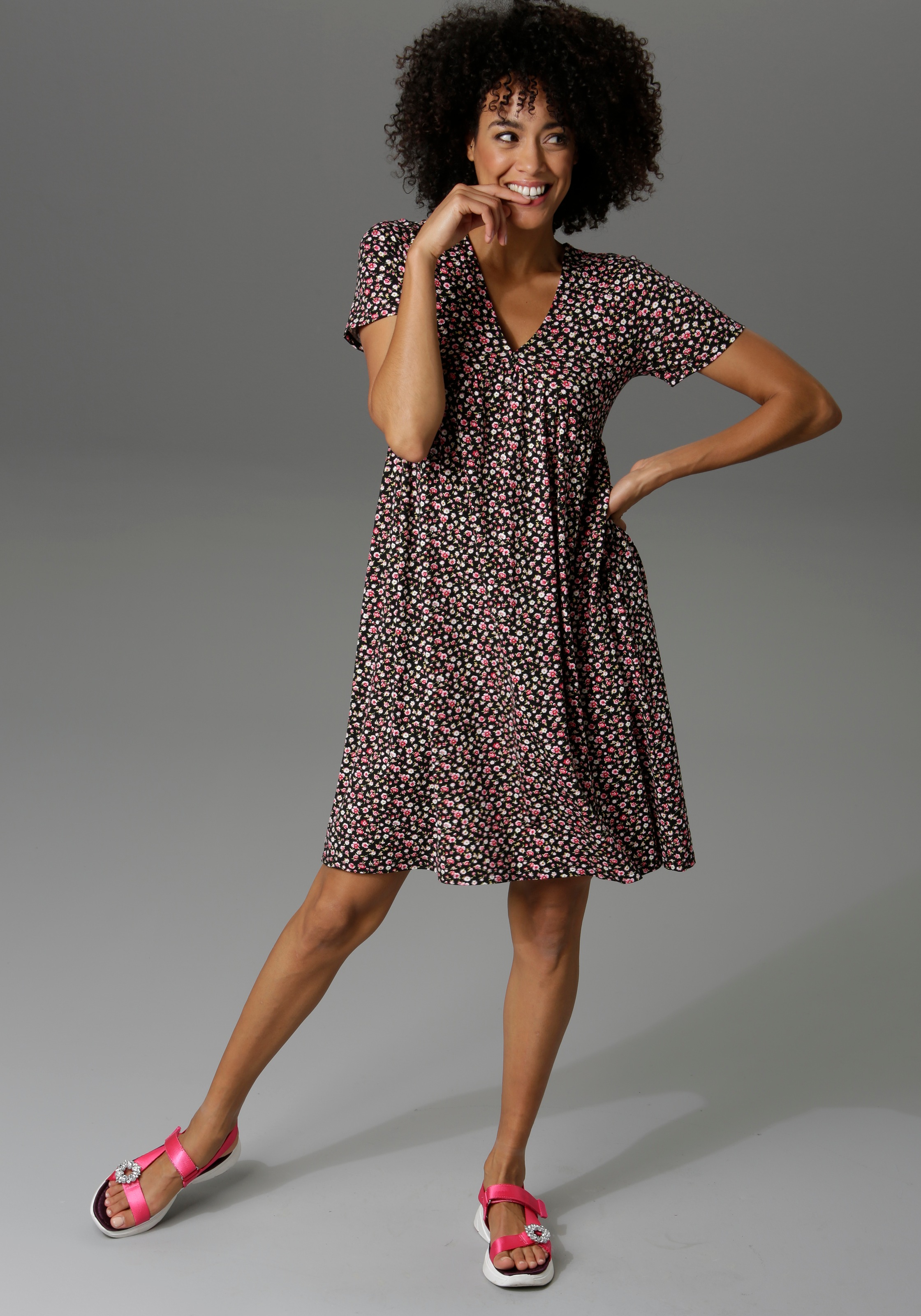 Aniston CASUAL Sommerkleid, im Millefleurs