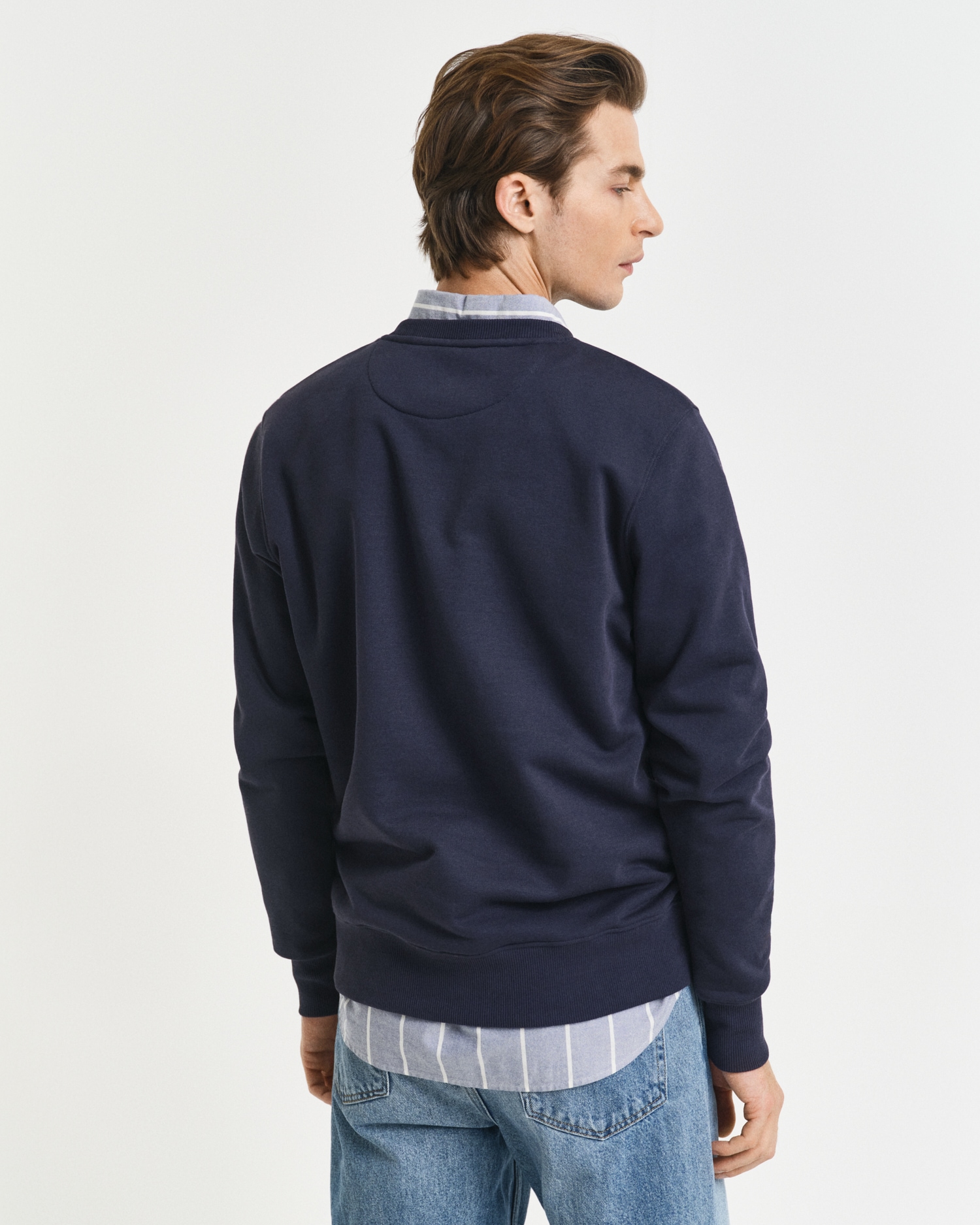 Gant Sweatshirt »REG SHIELD C-NECK SWEAT« mit Logostickerei auf der Brust