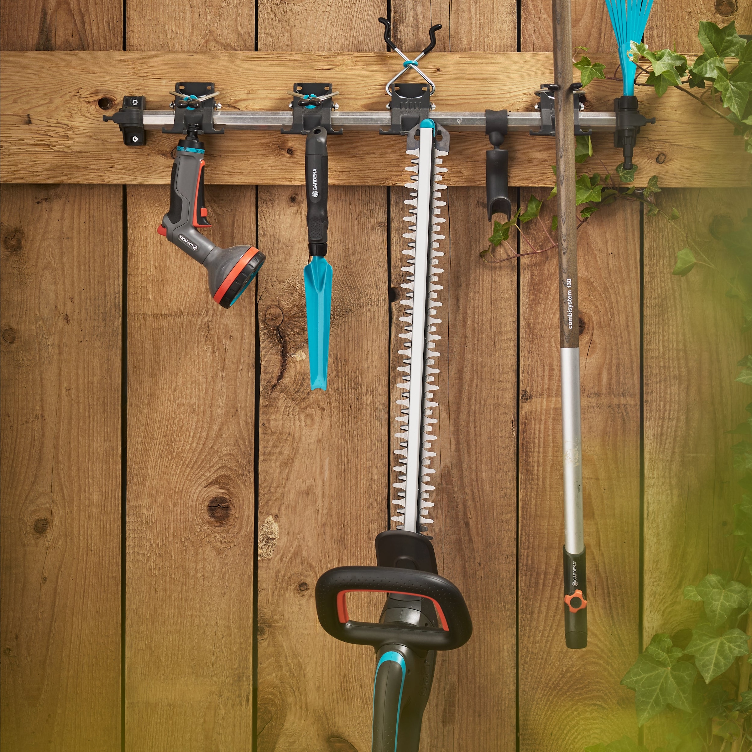 GARDENA Akku-Heckenschere »EasyCut 45/18V P4A Ready-To-Use Set« ()  Inkl. Akku und Ladegerät