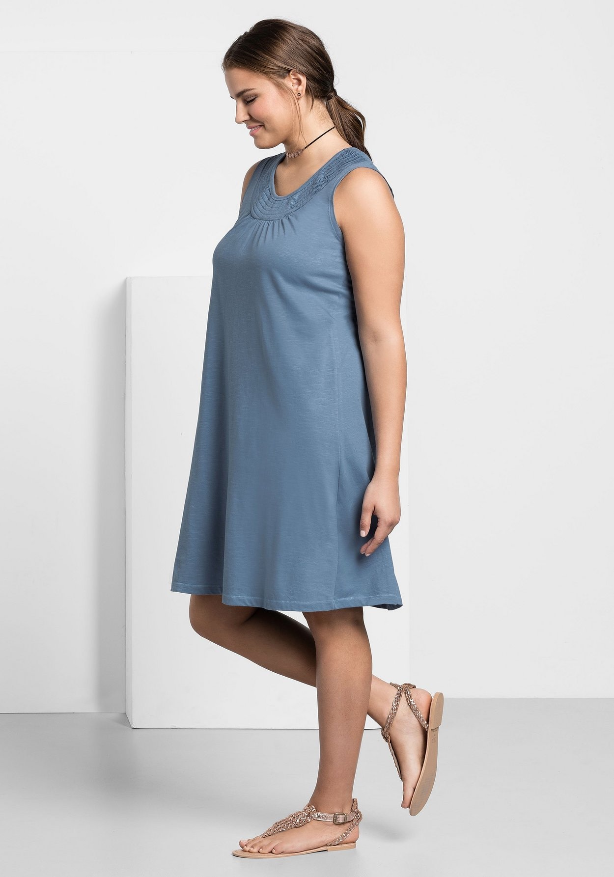 Sheego Jerseykleid »Shirtkleid mit Smok-Einsatz«